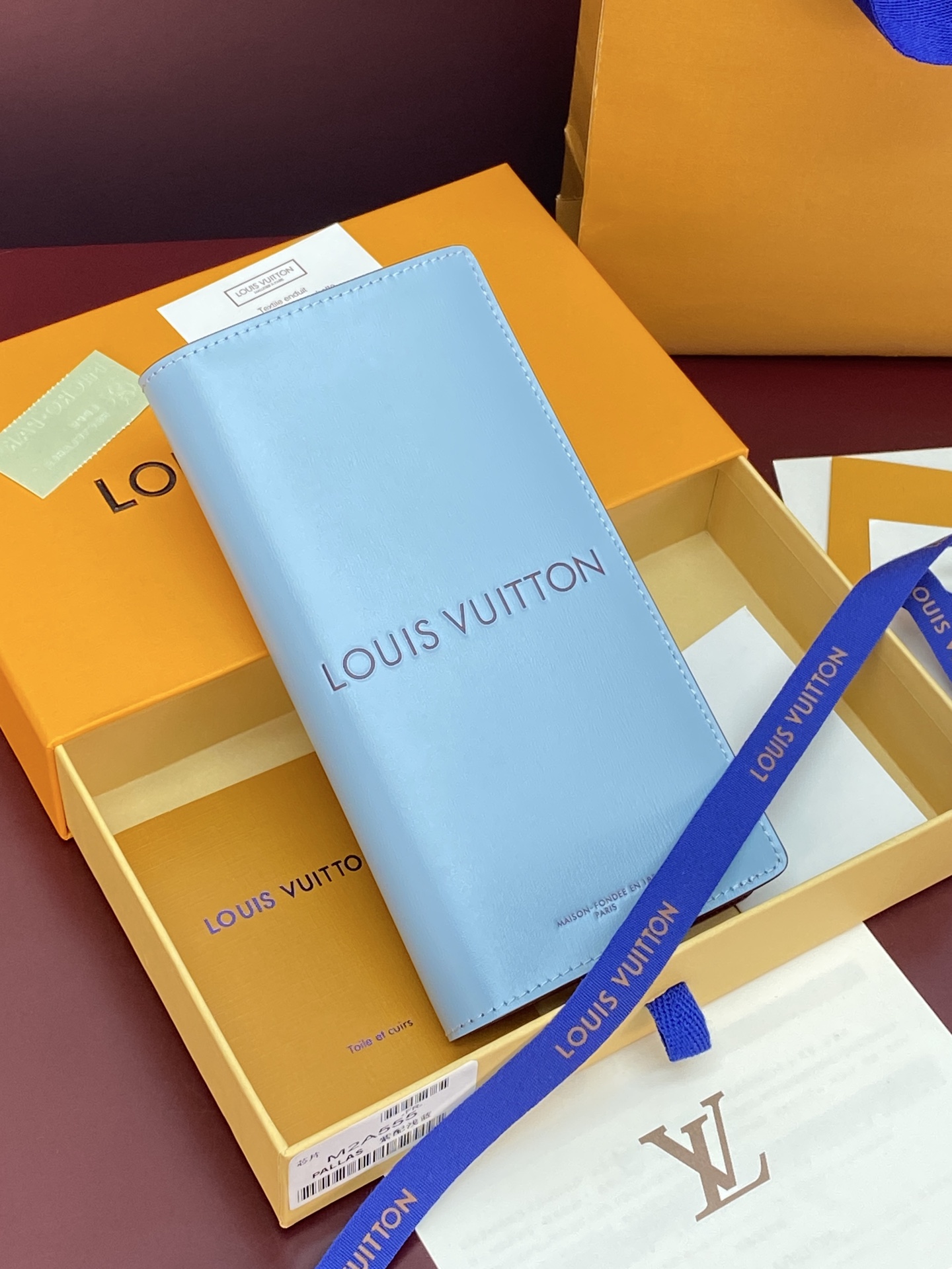 [Louis Vuitton] LV 루이비통 쇼퍼백 모티브 Brazza 브라짜 월렛 지갑 M2A555