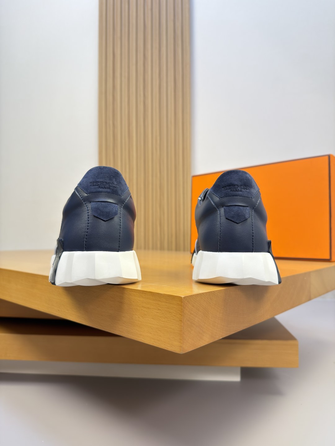 [Hermes] 에르메스 나파 다이아몬드 퍼포레이티드 & 스웨이드 콤비 스니커즈 신발