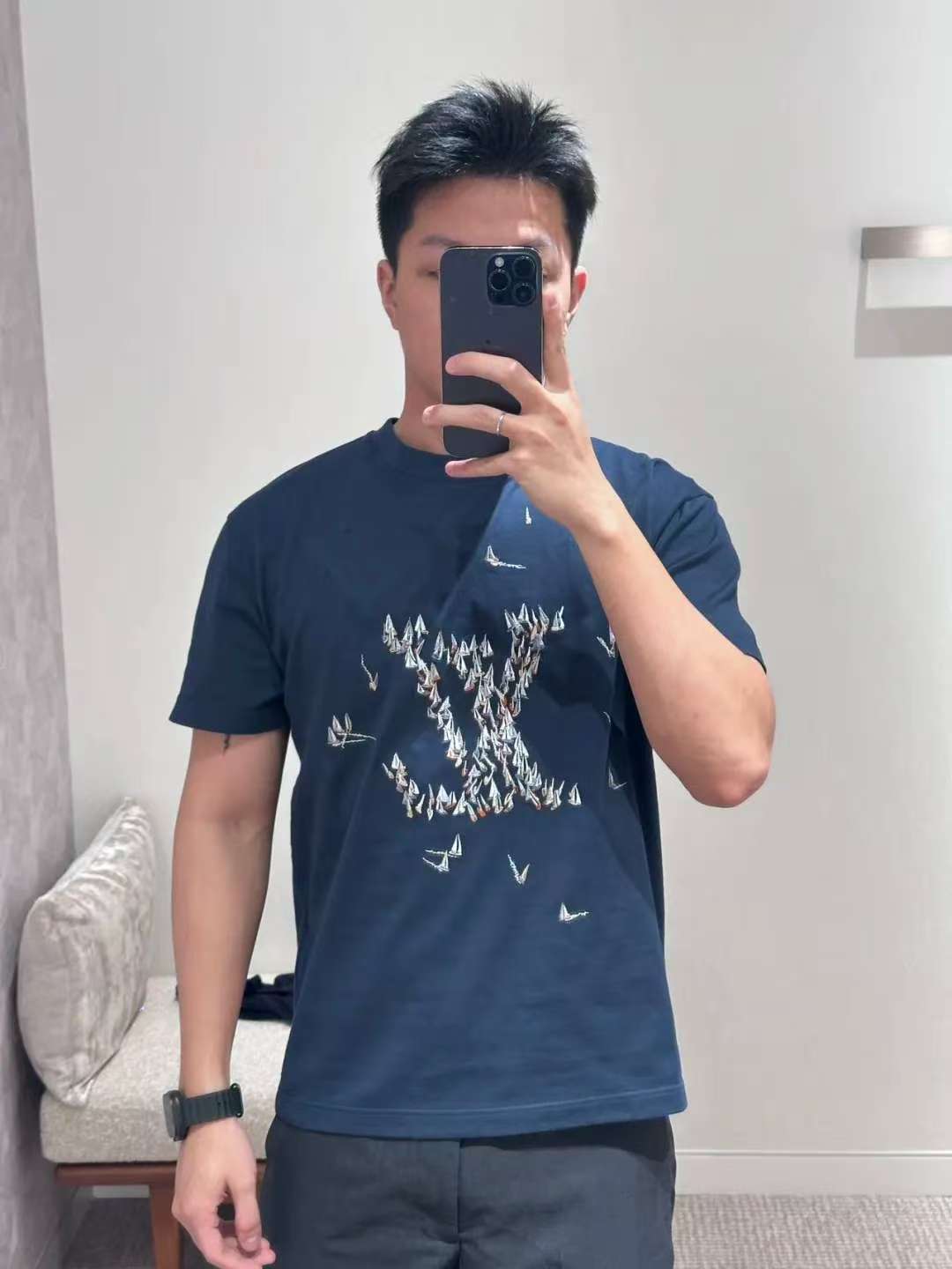 루이비통(LV) 세일링 자수 반팔 티셔츠 상의 의류