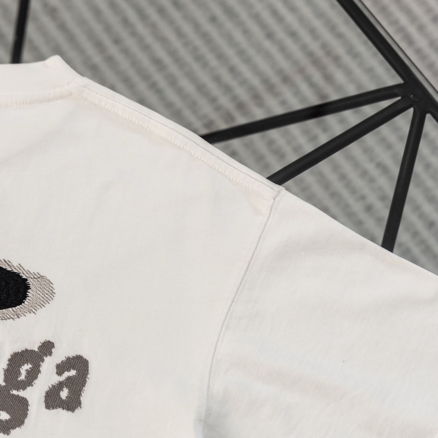 발렌시아가(BALENCIAGA) 레터링 자수 반팔 티셔츠 의류