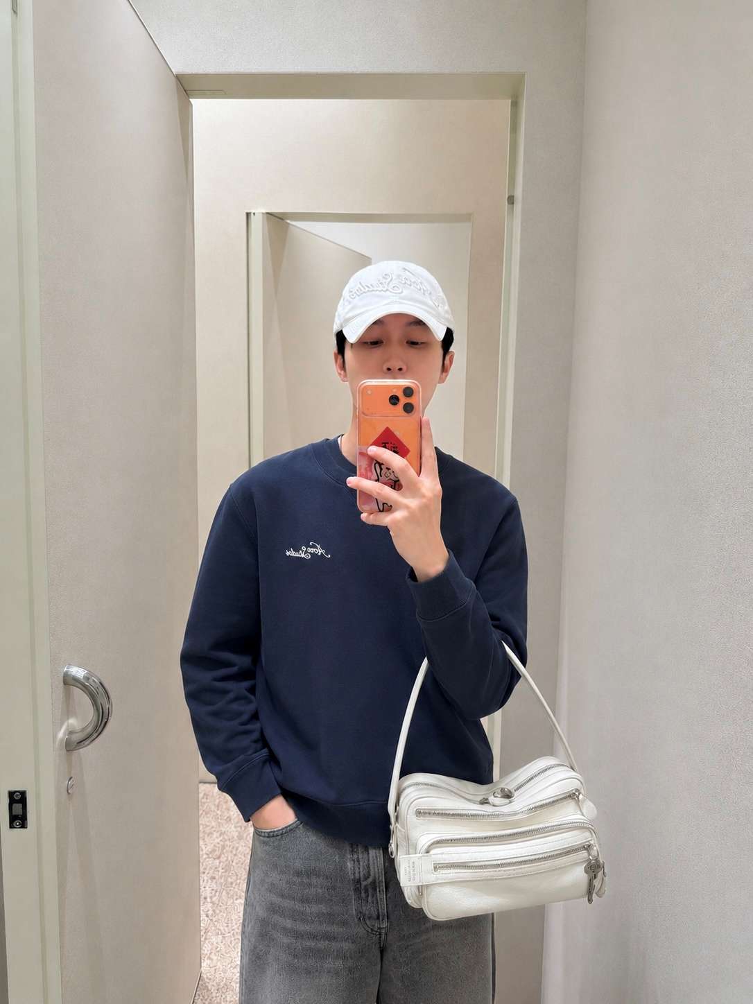 아크네(Acne studios) 로고 자수 기모 스웨트셔츠 상의 의류