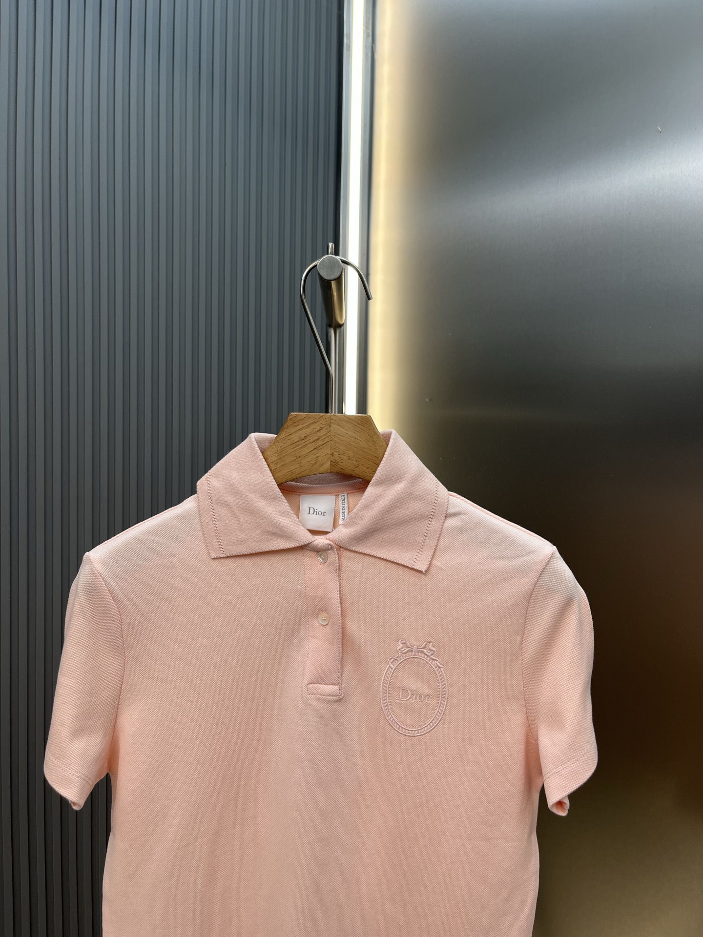 디올(DIOR) 메다이옹 자수 폴로 셔츠 상의 의류