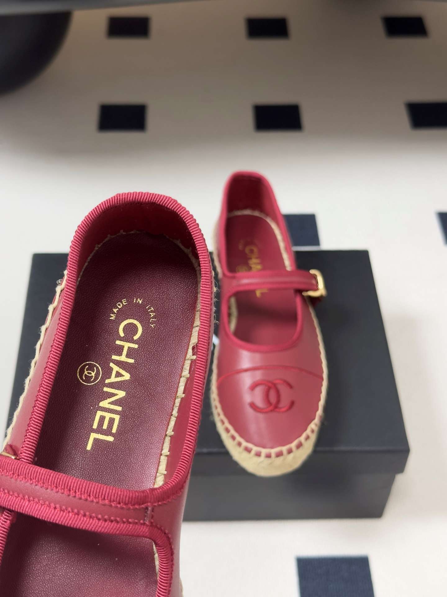 샤넬(CHANEL) 자수 메리제인 에스파드류 신발