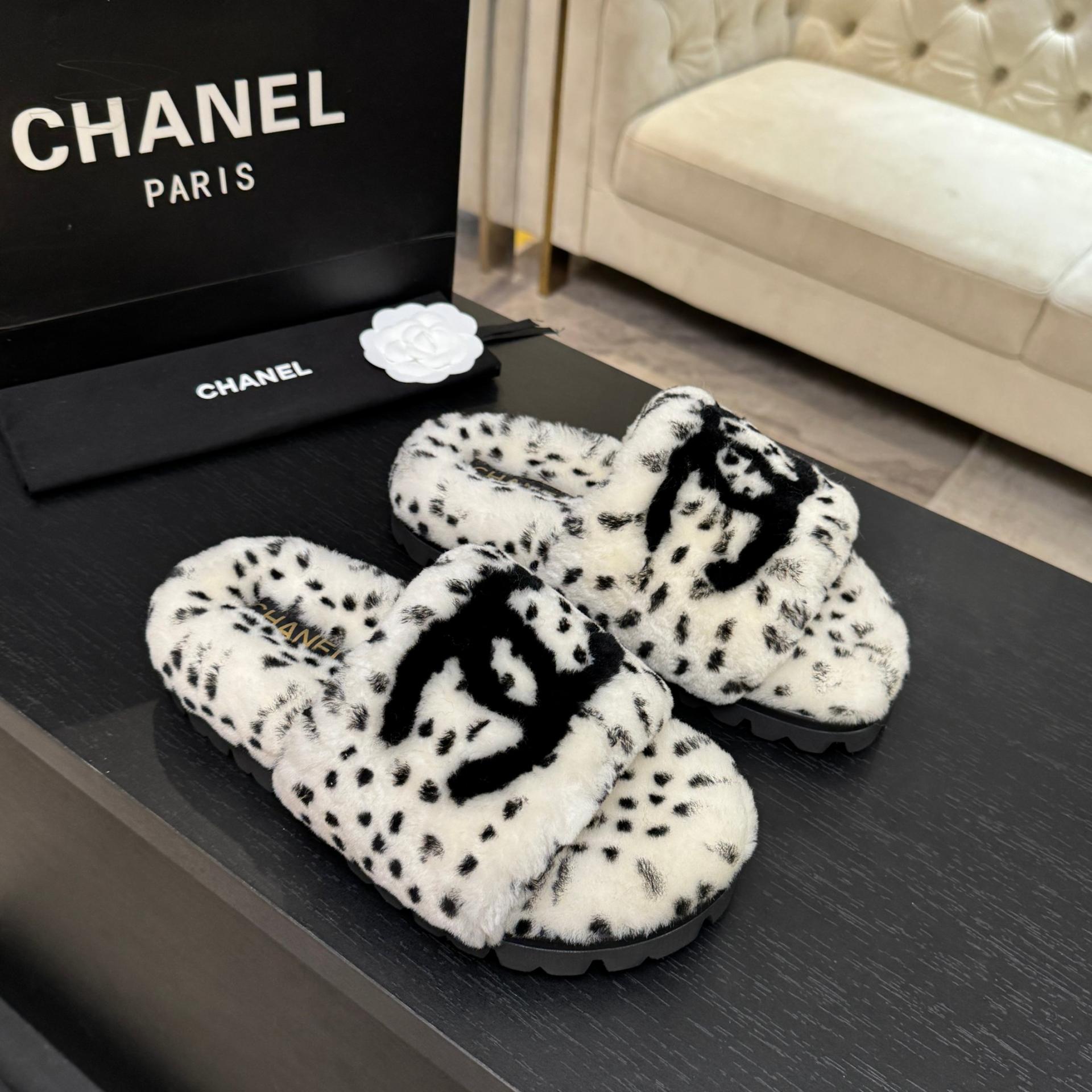 샤넬(CHANEL) 시어링 퍼 슬리퍼 신발