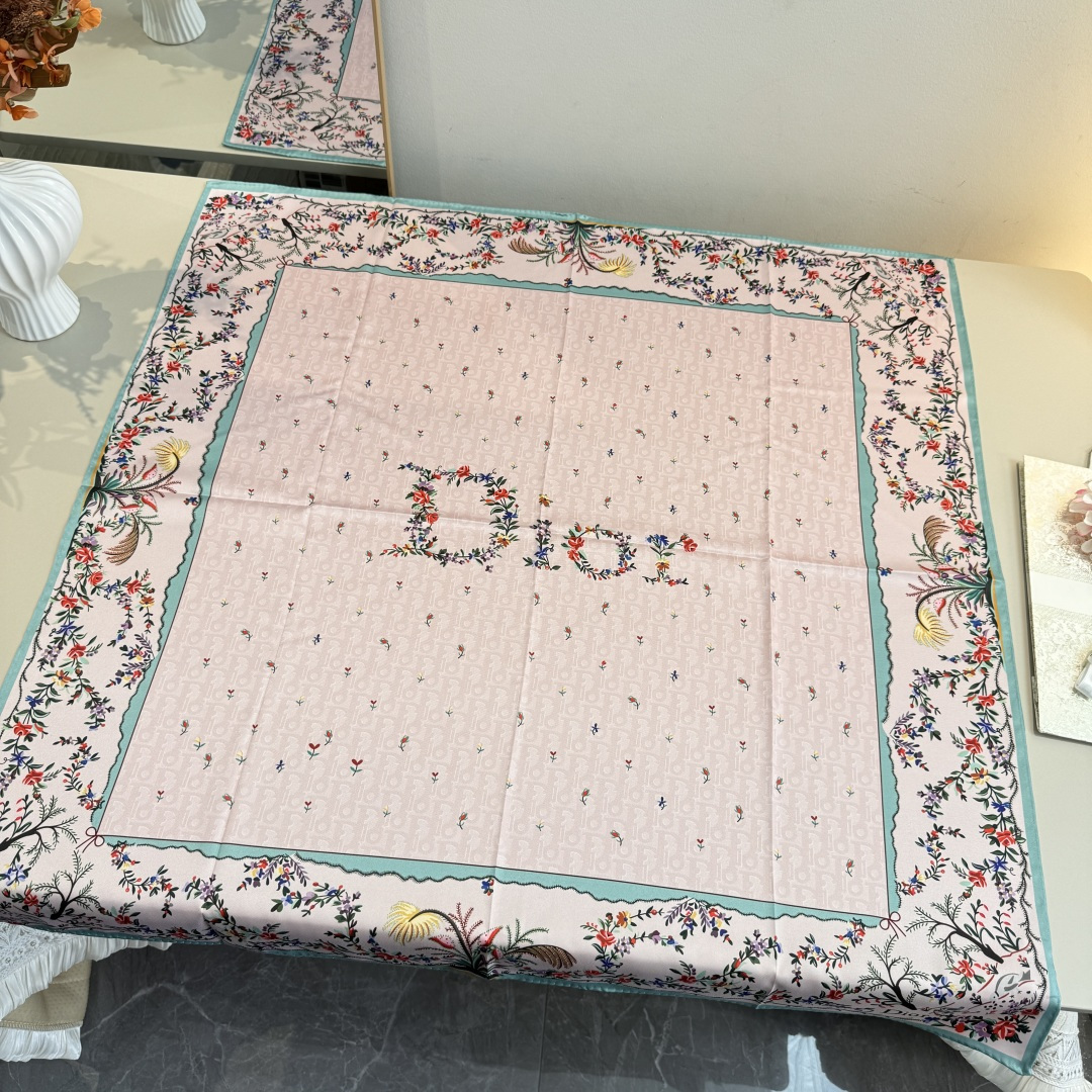 디올(DIOR) 디올아무르 플라워 실크 목도리 스카프