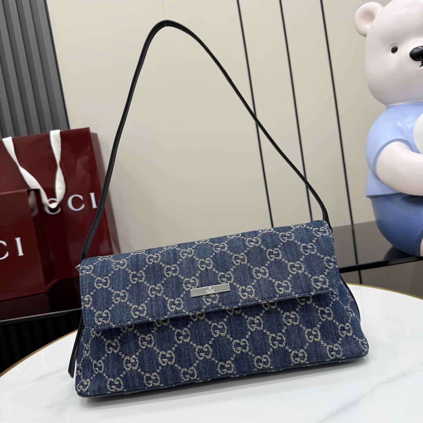 [Gucci] 구찌 (Generation) 워시드 GG 데님 숄더백 가방