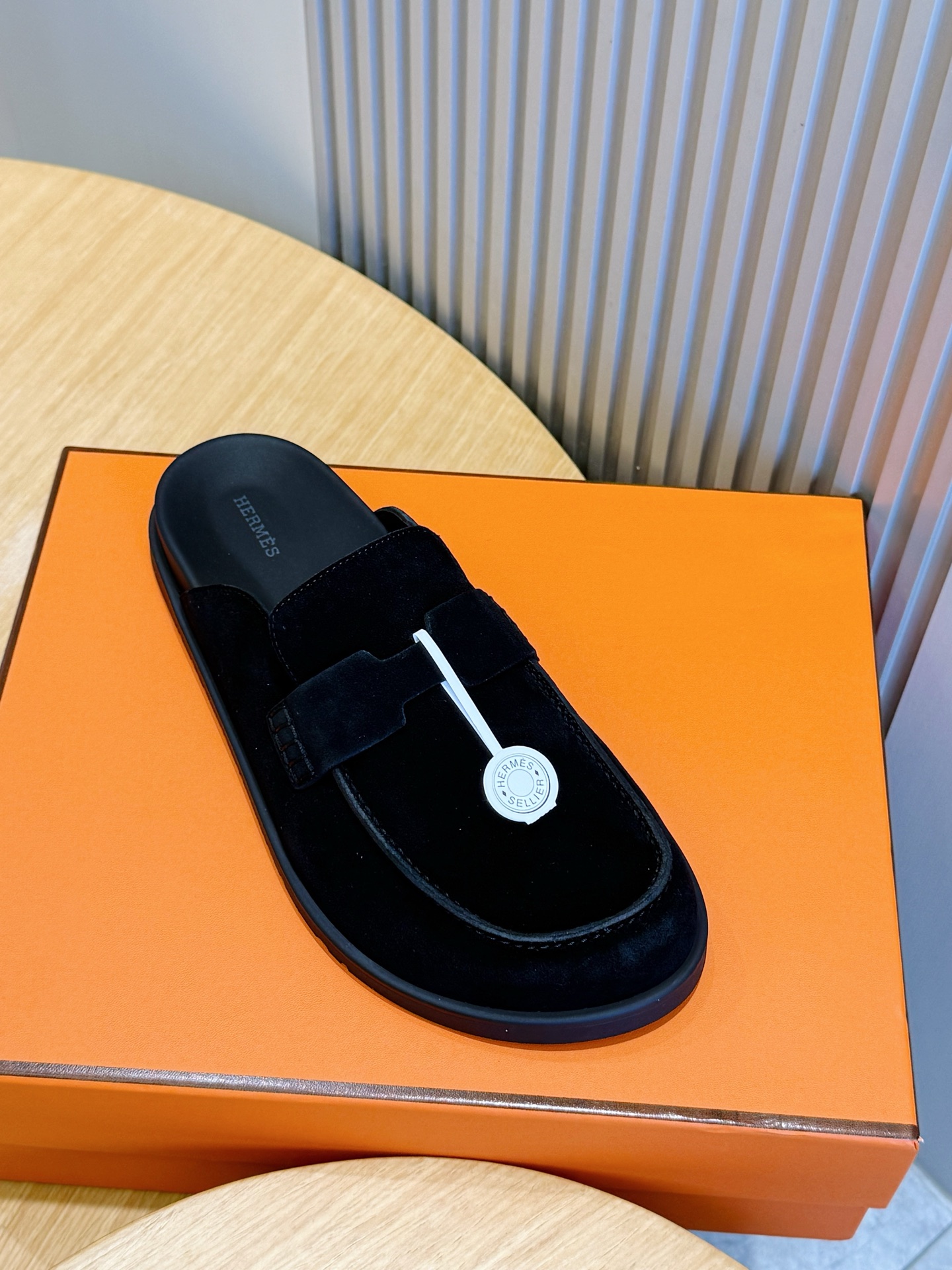 Hermes 에르메스 H 로고 스웨이드 뮬 슬리퍼 신발