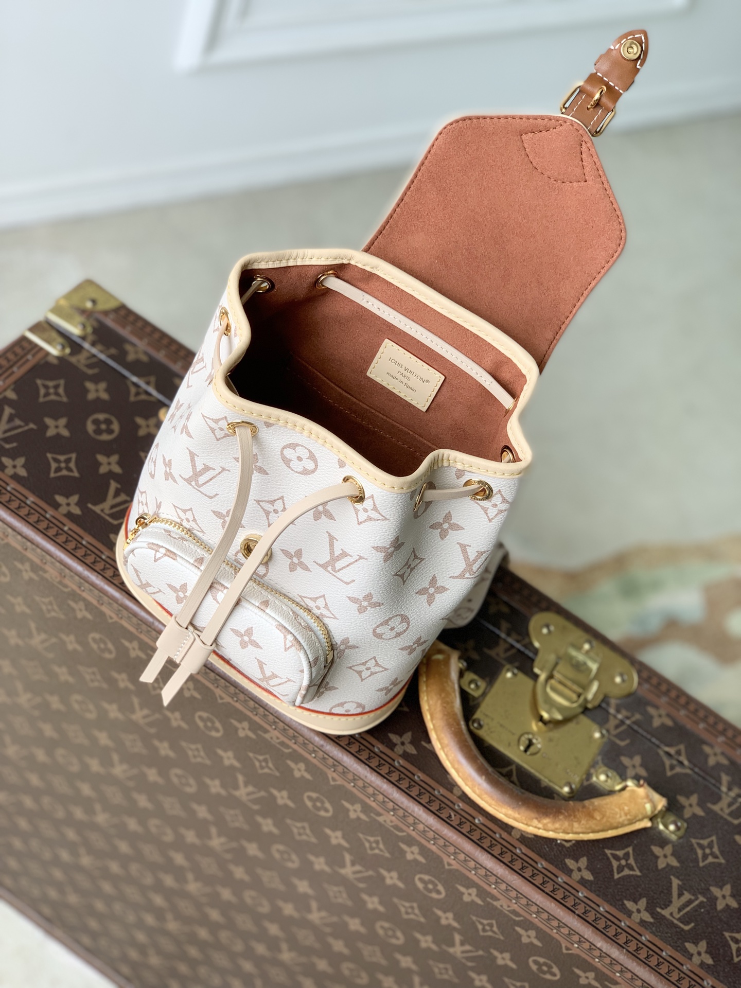 LOUIS VUITTON LV M2A079 루이비통 몽소리 미니 백팩 (LV 크래프티) 가방