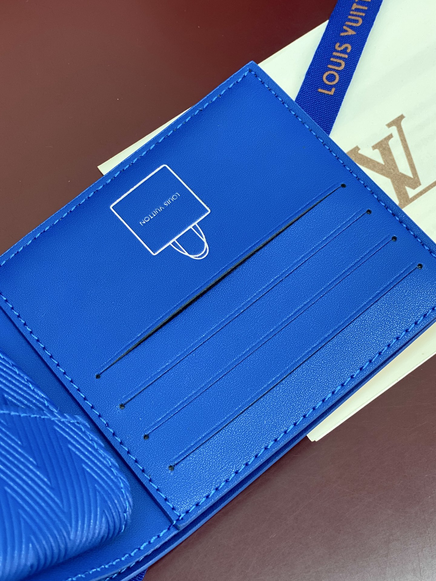 [Louis Vuitton] LV 루이비통 쇼퍼백 모티브 Slender 슬렌더 월렛 지갑 / M2A448