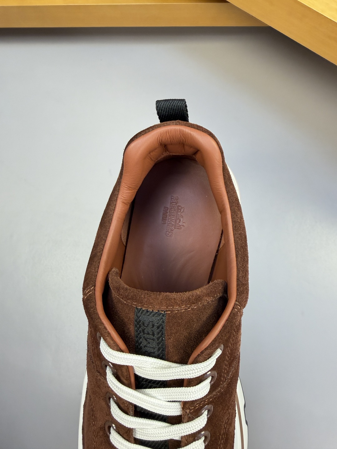 [Hermes] 에르메스 프리미엄 스웨이드 레더 콤비 스니커즈 신발