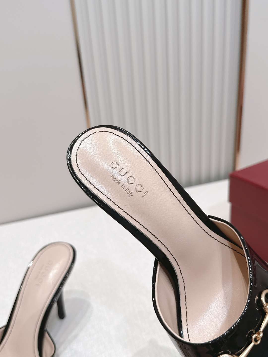 구찌(GUCCI) 홀스빗 모노그램 뮬 힐 신발