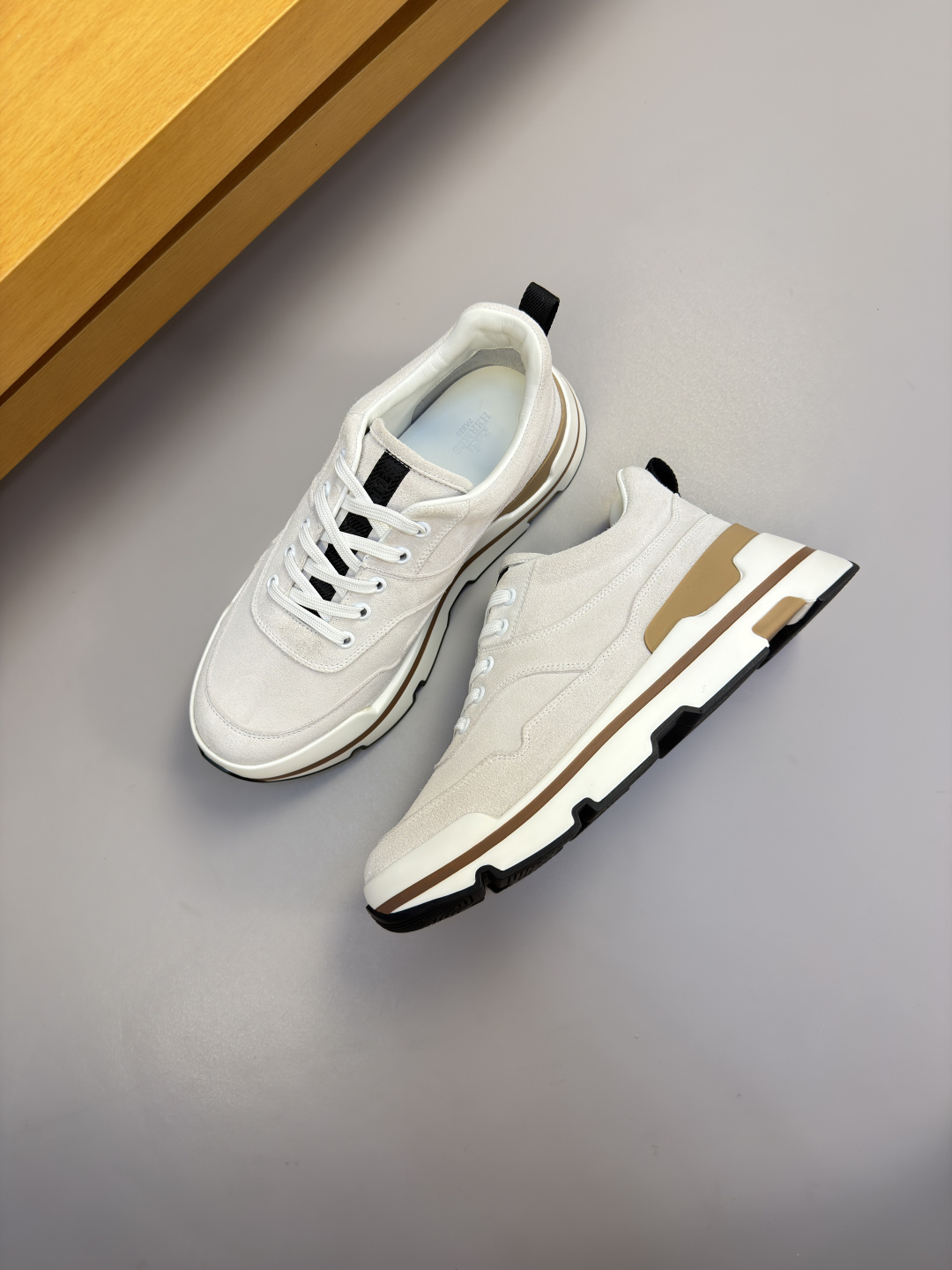 [Hermes] 에르메스 프리미엄 스웨이드 레더 콤비 스니커즈 신발