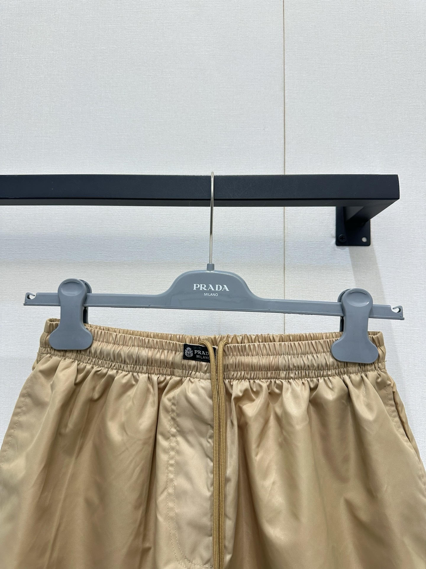 프라다(PRADA) 스트링 밴딩 나일론 쇼츠 의류