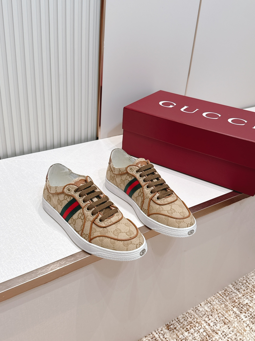 구찌(GUCCI) 커플 스트레치 빈티지 스니커즈 신발