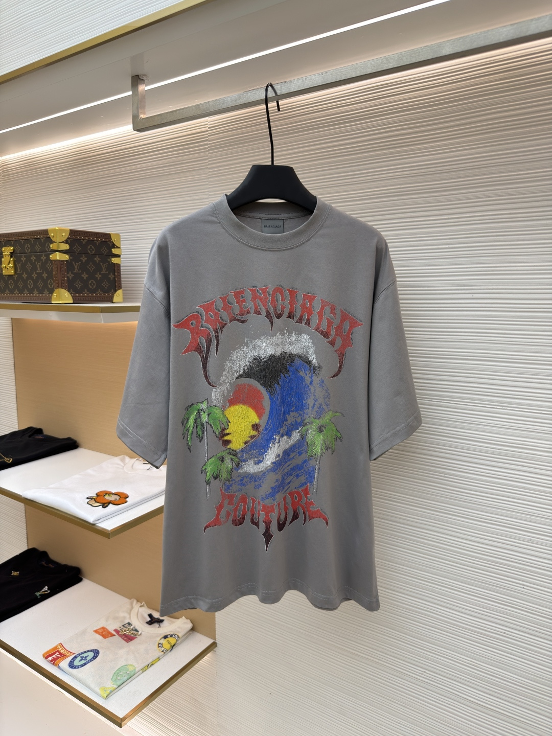 발렌시아가(BALENCIAGA) 그래픽 크랙 프린트 티셔츠 상의 의류