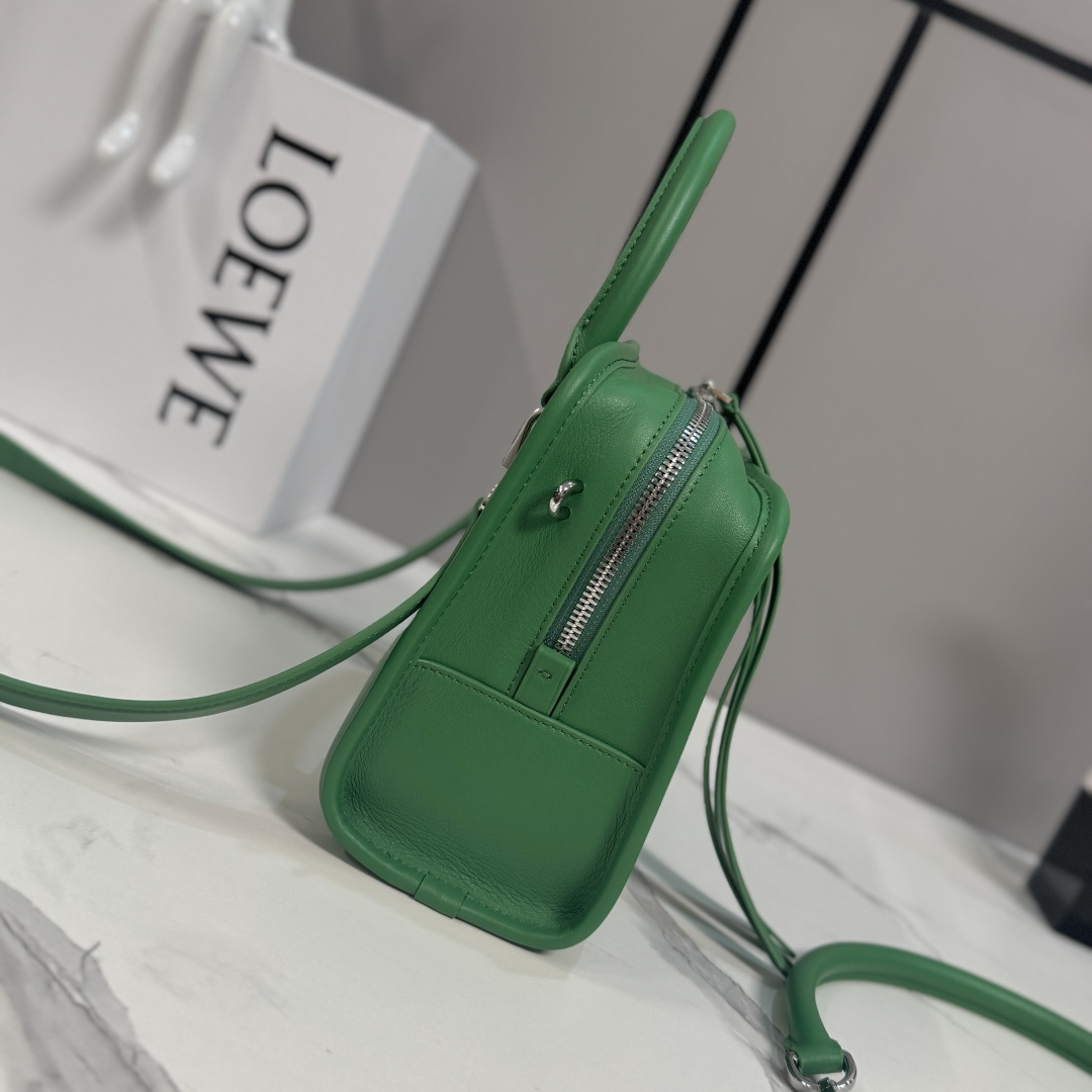 [Loewe] 로에베 Amazona 아마조나 180 소프트 카프스킨 스몰 백 가방