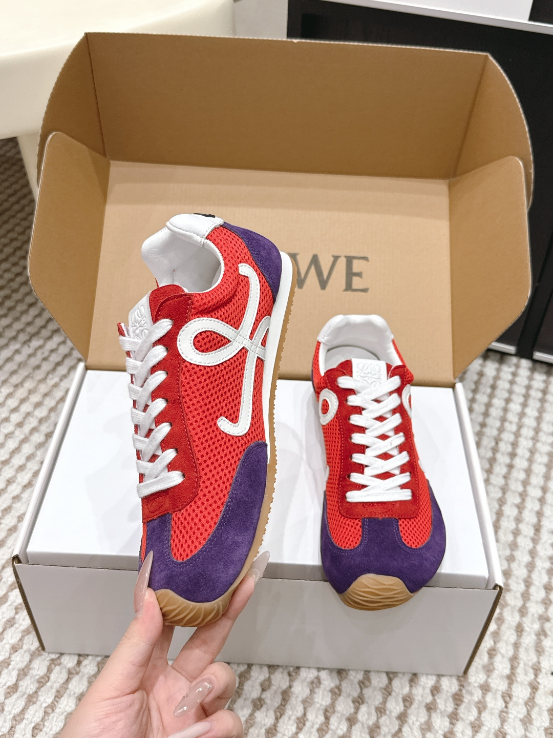 로에베(LOEWE) 스웨이드 메시 러너 스니커즈 신발