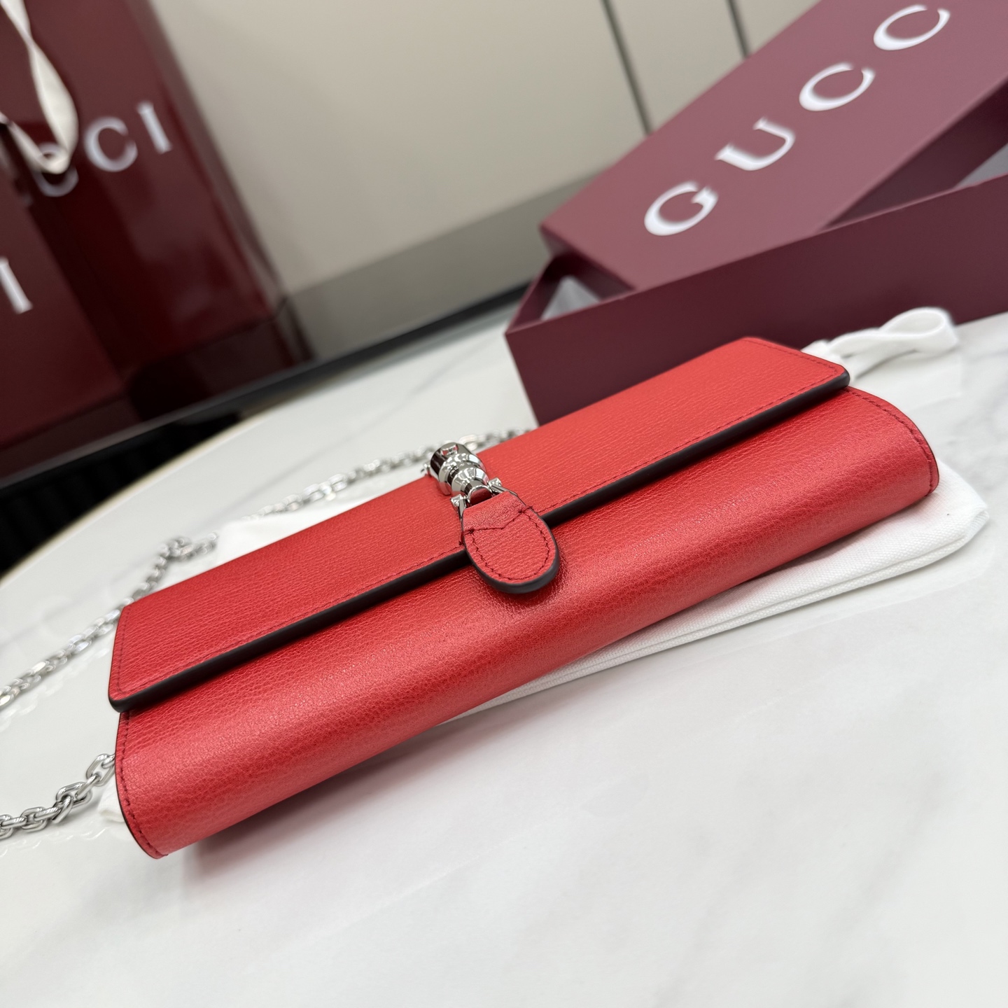 [Gucci] 구찌 26SS Jackie 재키 1961 레더 체인 월렛 (WOC - 브라이트 레드) 지갑