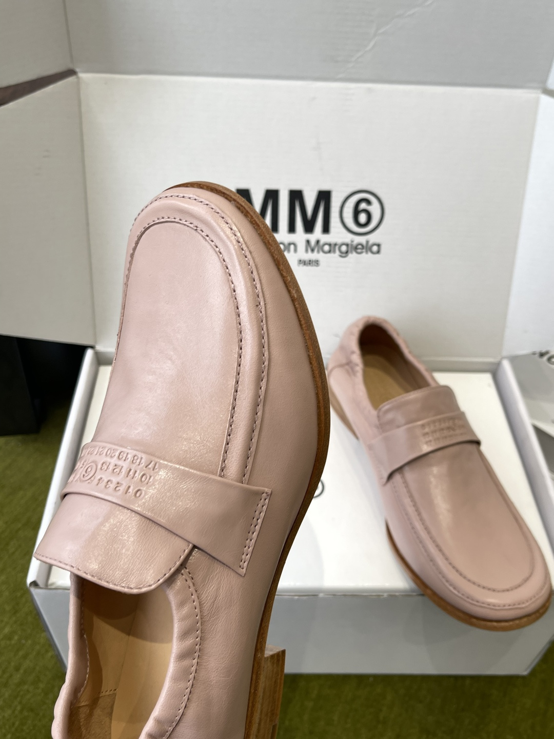 메종 마르지엘라(Maison Margiela) 애플 토 로고 2WAY 로퍼