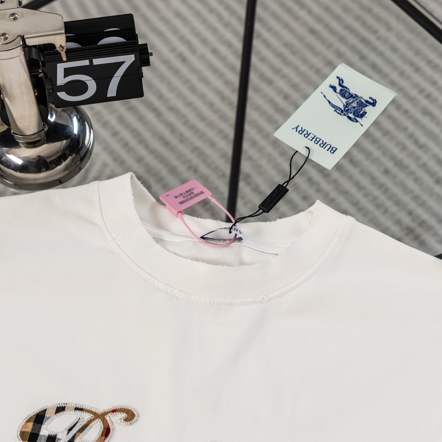 버버리(BURBERRY) 체크 패치 자수 반팔 티셔츠 의류