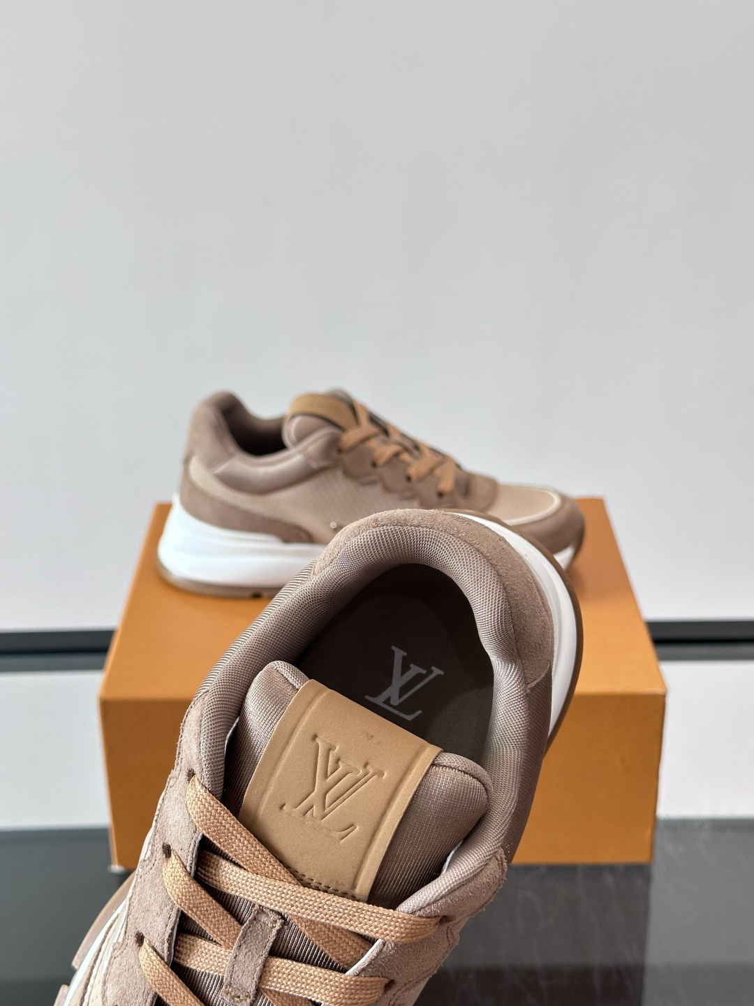 [Louis Vuitton] LV 루이비통 클래식 스웨이드 믹스 스니커즈 신발