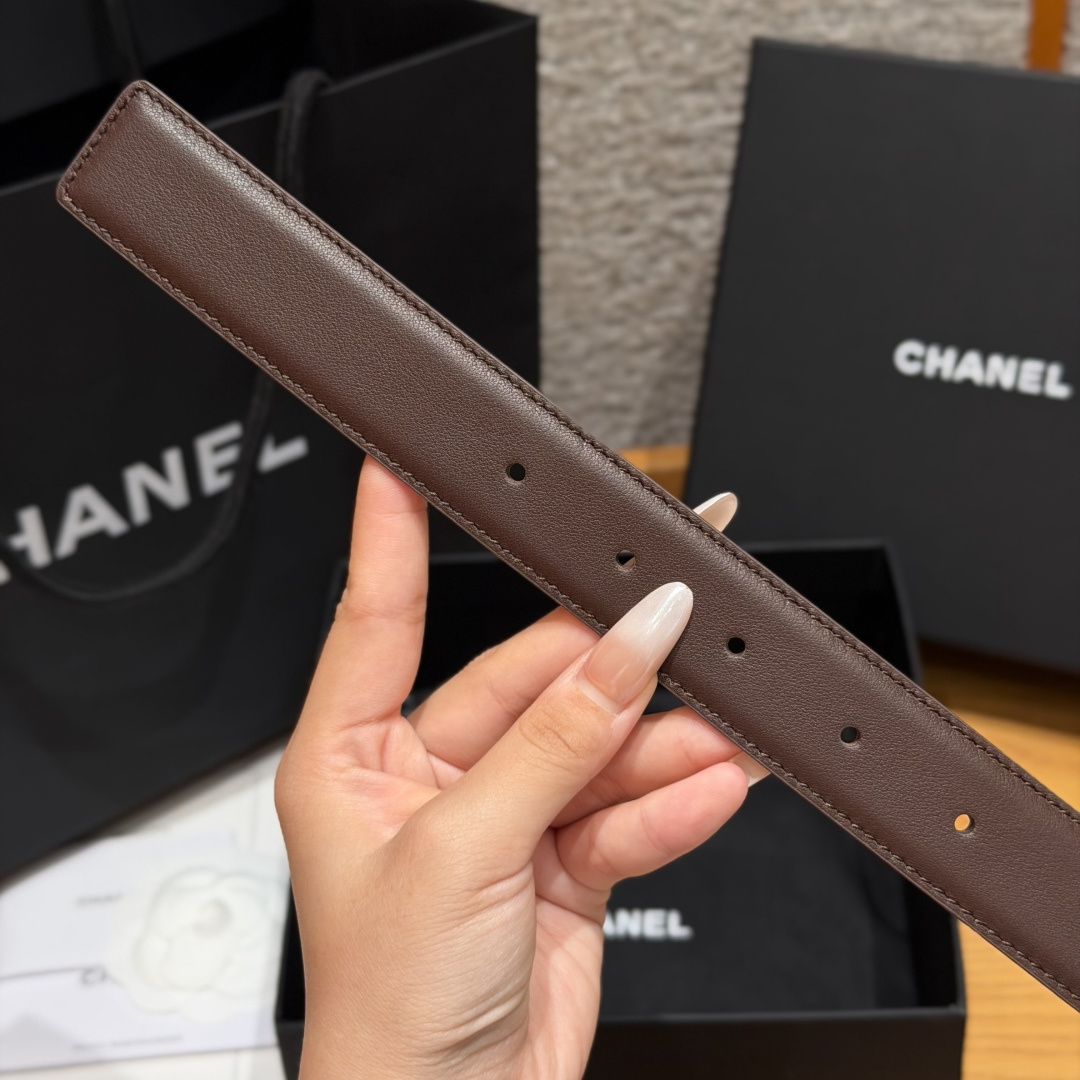 샤넬(CHANEL) 카프스킨 브라스 핀 골드 버클 벨트
