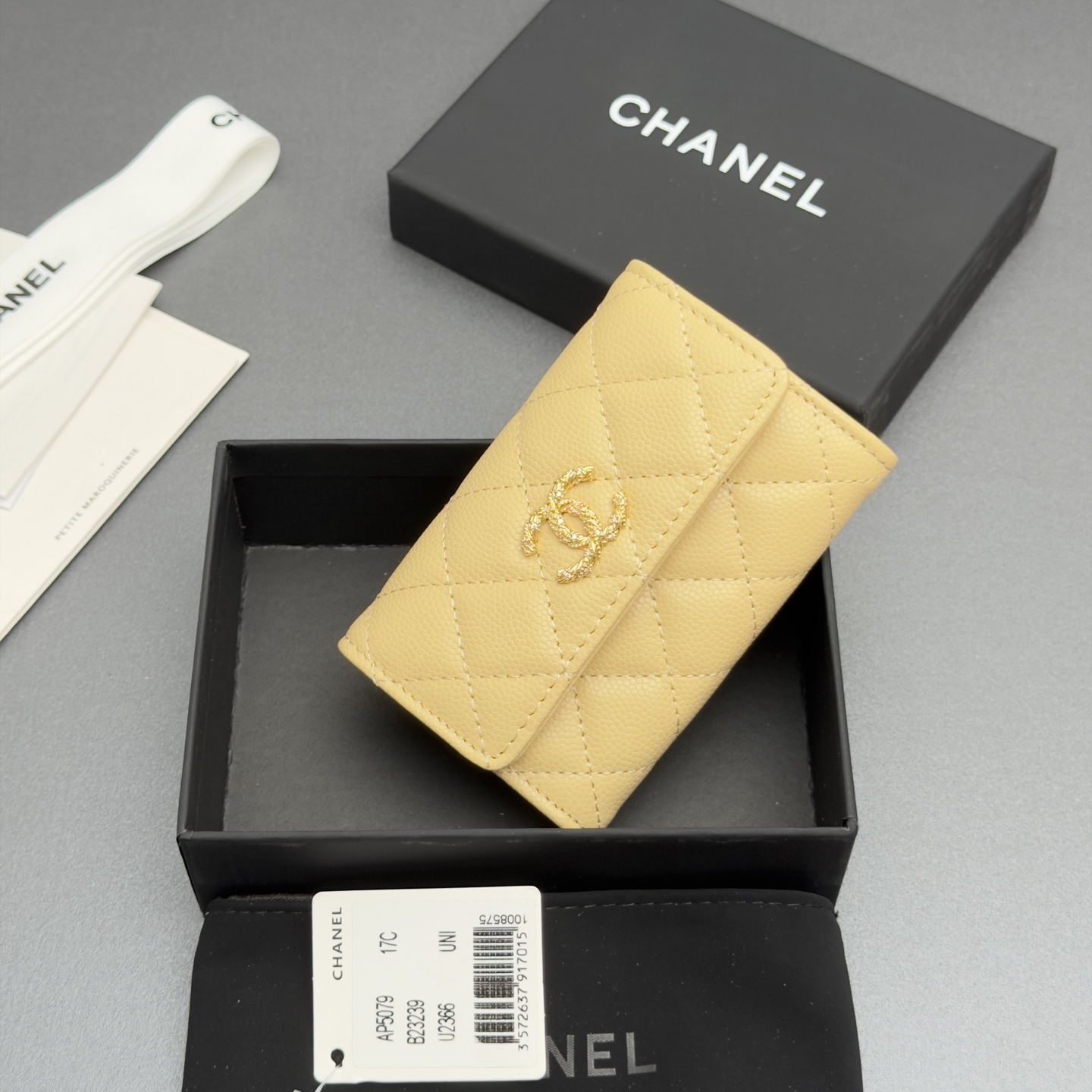 [Chanel] 샤넬 26SS 캐비어 멀티 젬스톤 카드 홀더 지갑