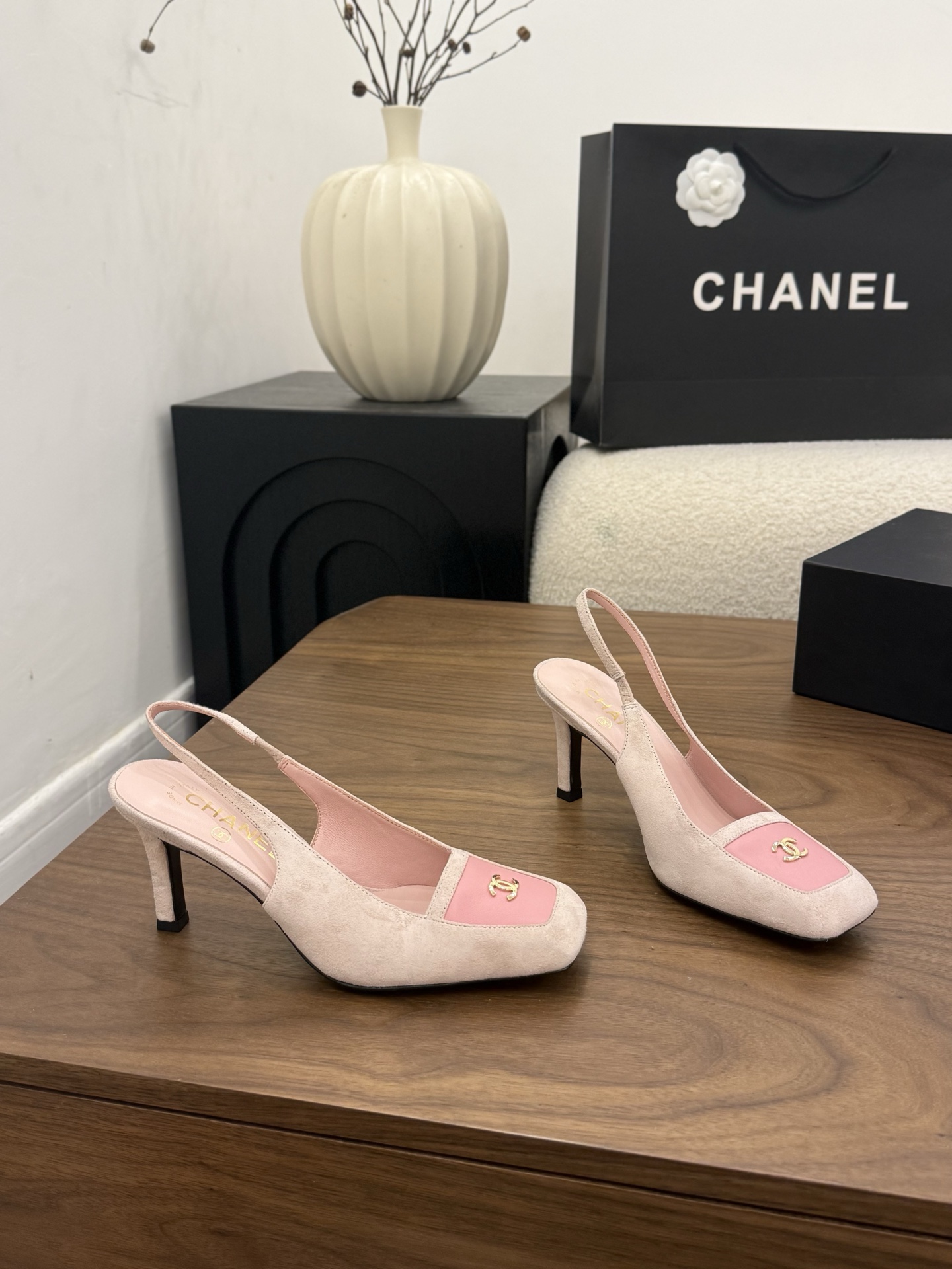 샤넬(CHANEL) 배색 스퀘어토 슬링백 힐 신발