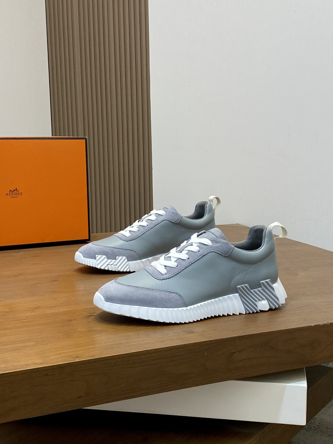 [Hermes] 에르메스 바운싱(Bouncing) 프리미엄 카프스킨 & 고트스킨 스니커즈 신발