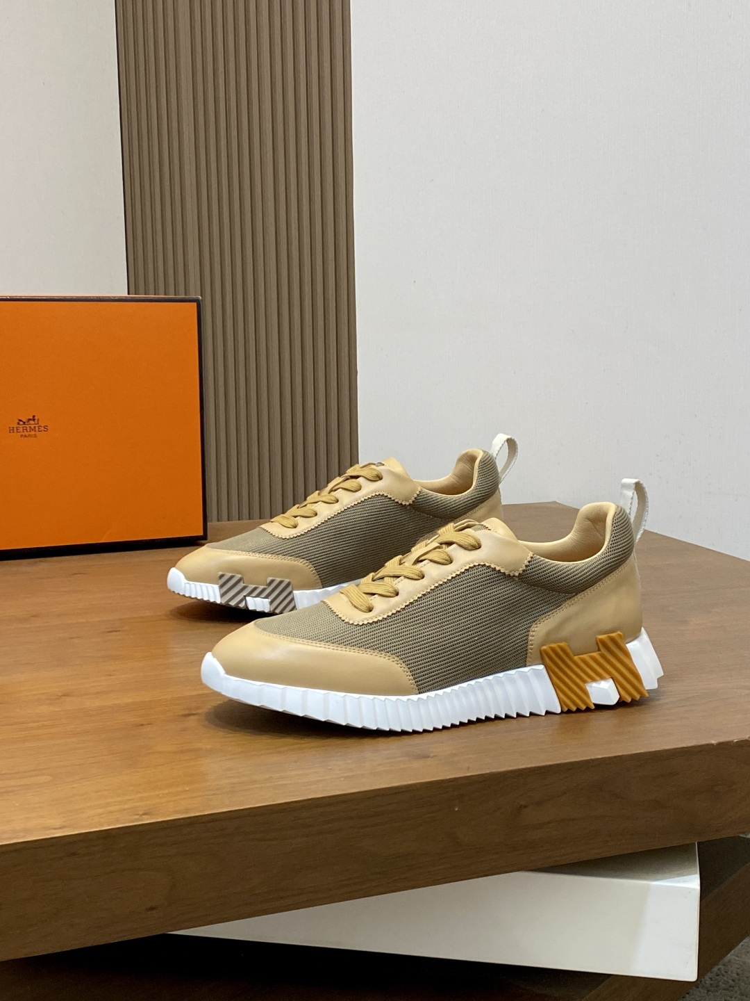 [Hermes] 에르메스 바운싱(Bouncing) 프리미엄 카프스킨, 스웨이드 & 메시 콤비 스니커즈 신발