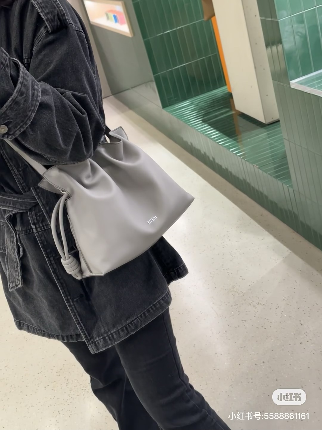 LOEWE 로에베 Flamenco 플라멩코 나파 카프스킨 숄더/클러치백 (미디엄) 가방 / 262386