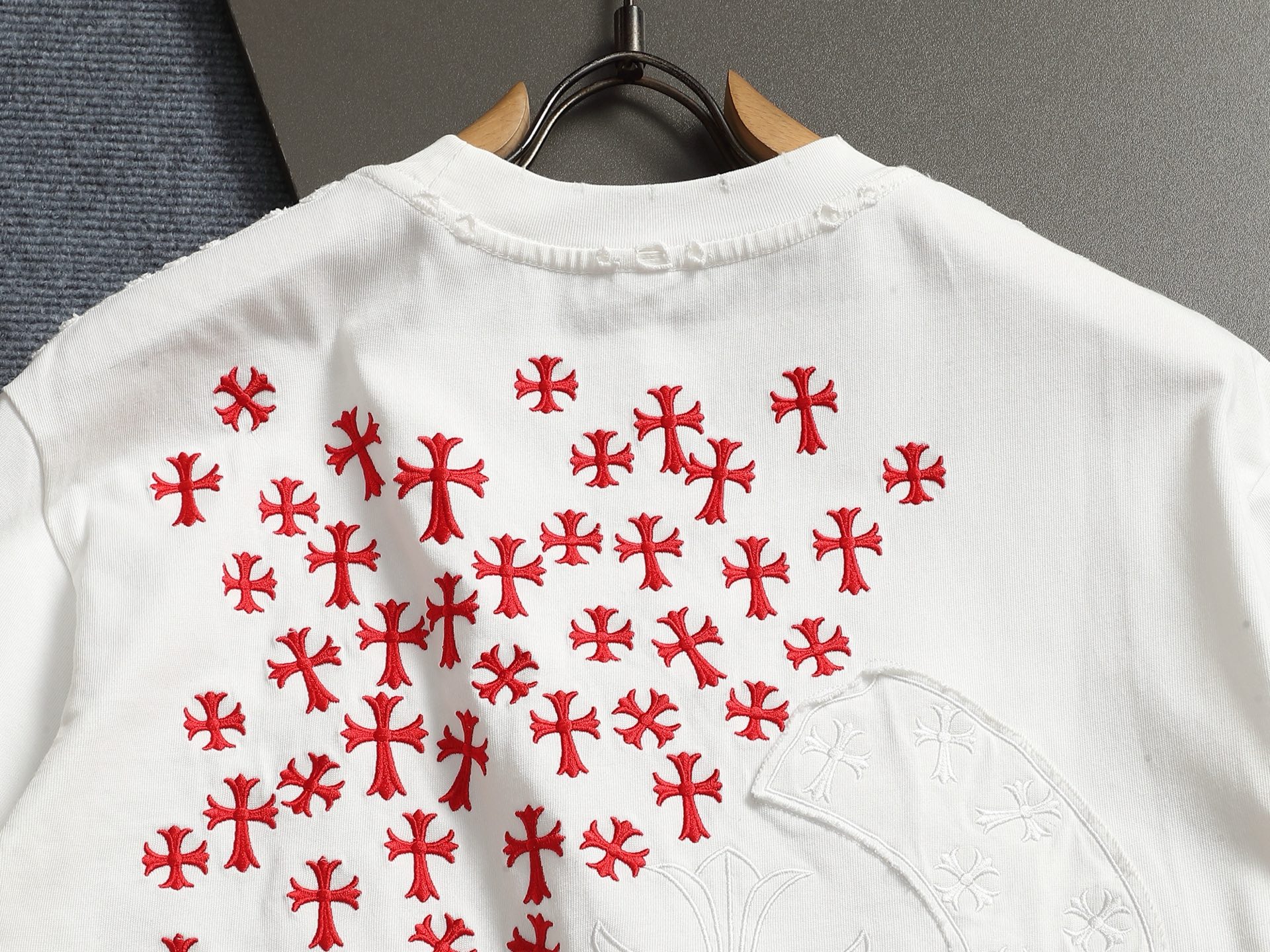 크롬하츠(CHROME HEARTS) 크로스 패치 자수 반팔 티셔츠 상의 의류
