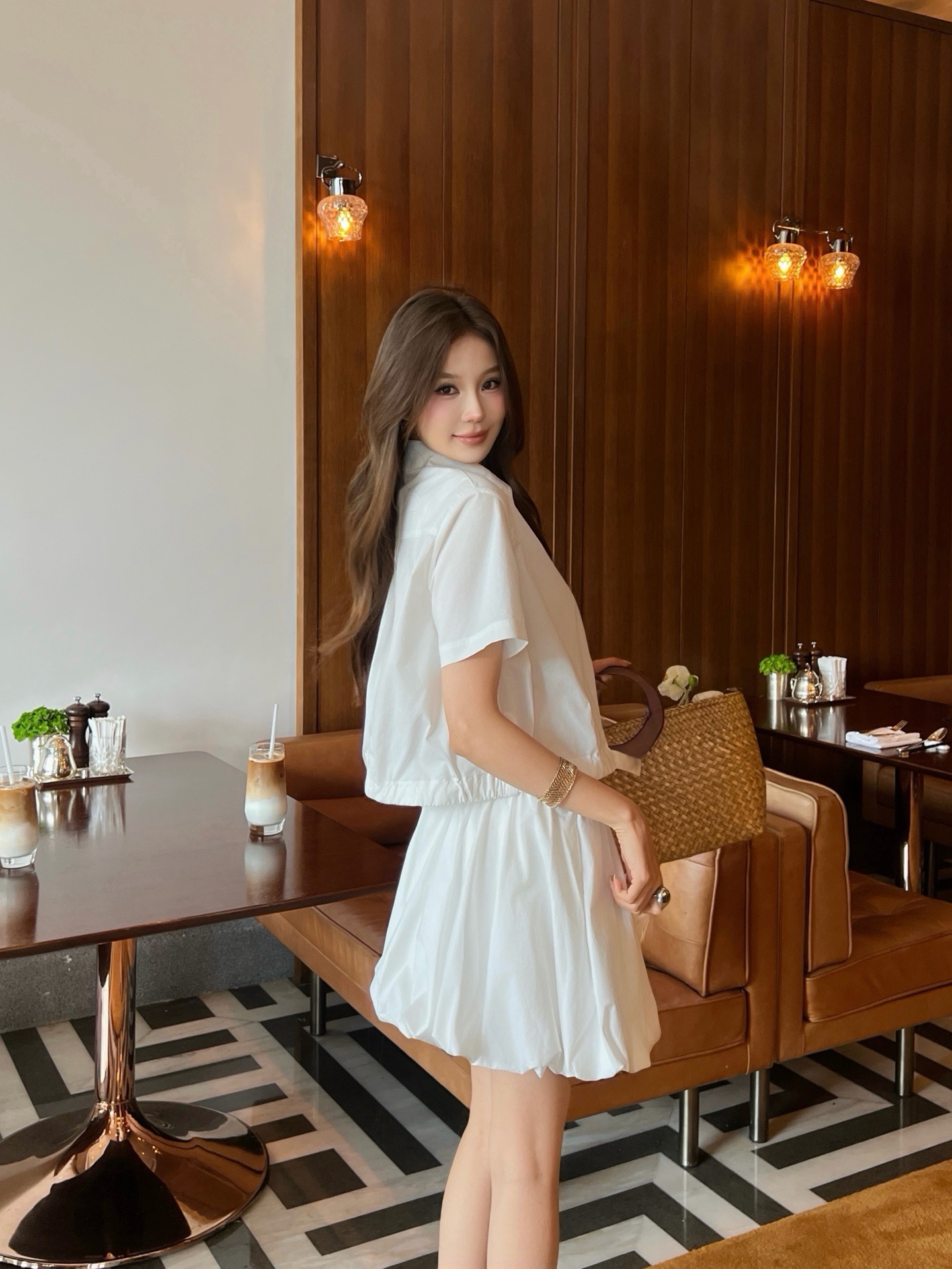 miumiu 미우미우 26SS 하이엔드 텍스처 바람막이 선케어 자켓 재킷 + 반바지 세트업 의류 복제