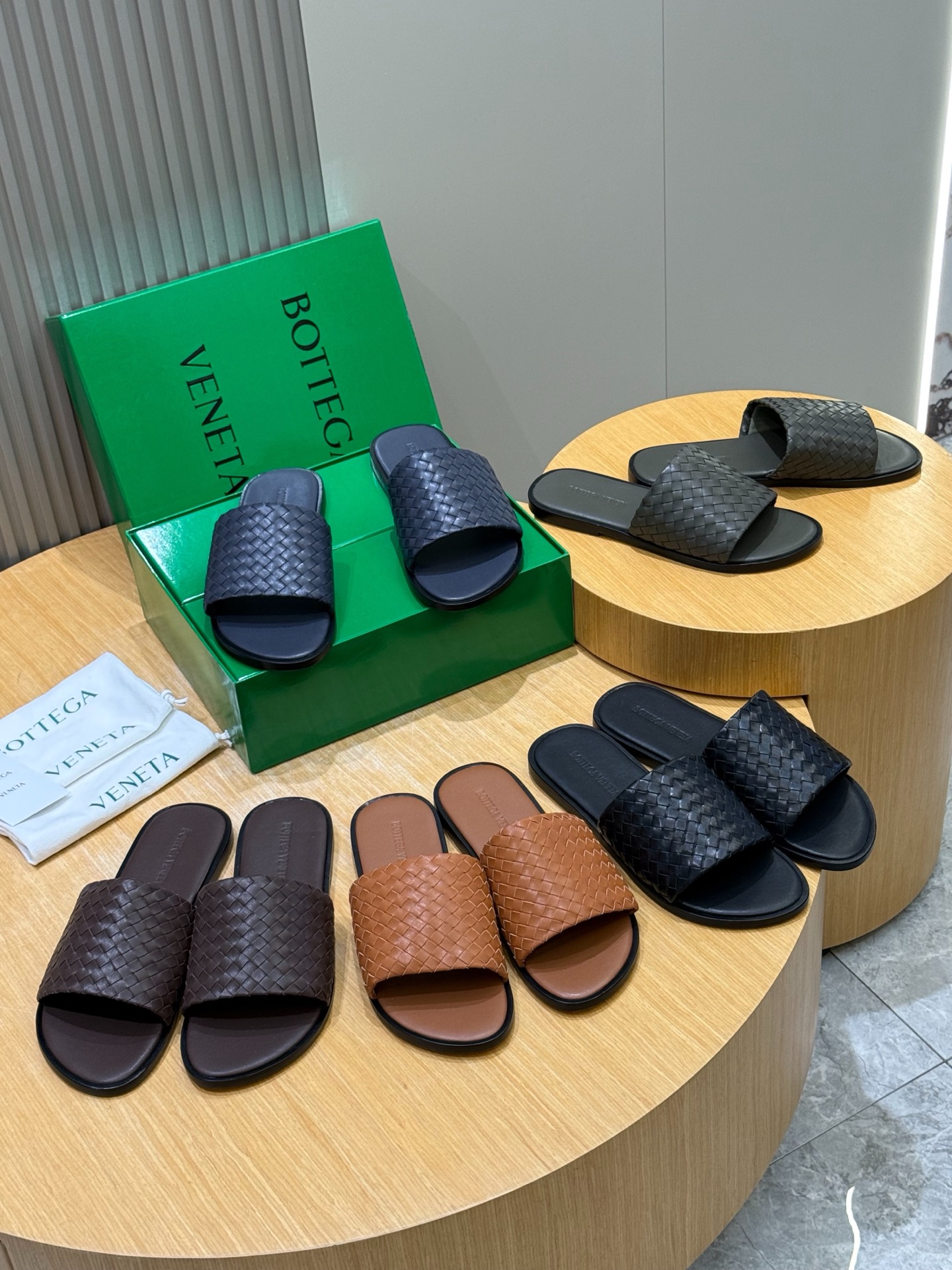 [Bottega Veneta] BV 보테가 베네타 맨즈 웨이브 Intrecciato 인트레치아토 레더 슬라이드 슬리퍼 신발