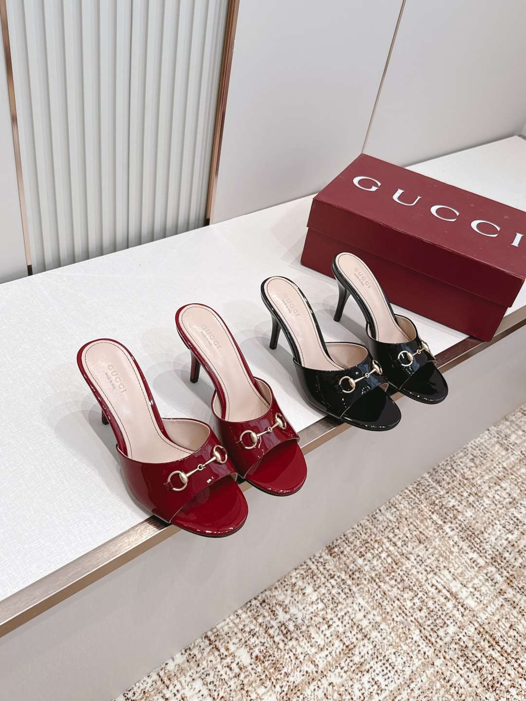 구찌(GUCCI) 홀스빗 모노그램 뮬 힐 신발