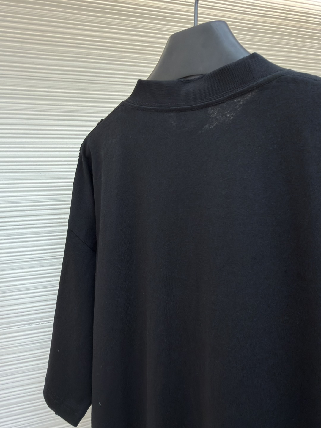 발렌시아가(BALENCIAGA) 레터링 테이프 프린트 티셔츠 상의 의류