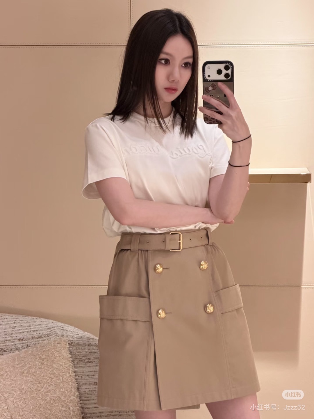 루이비통(LV) 엠보 로고 반팔 티셔츠 의류