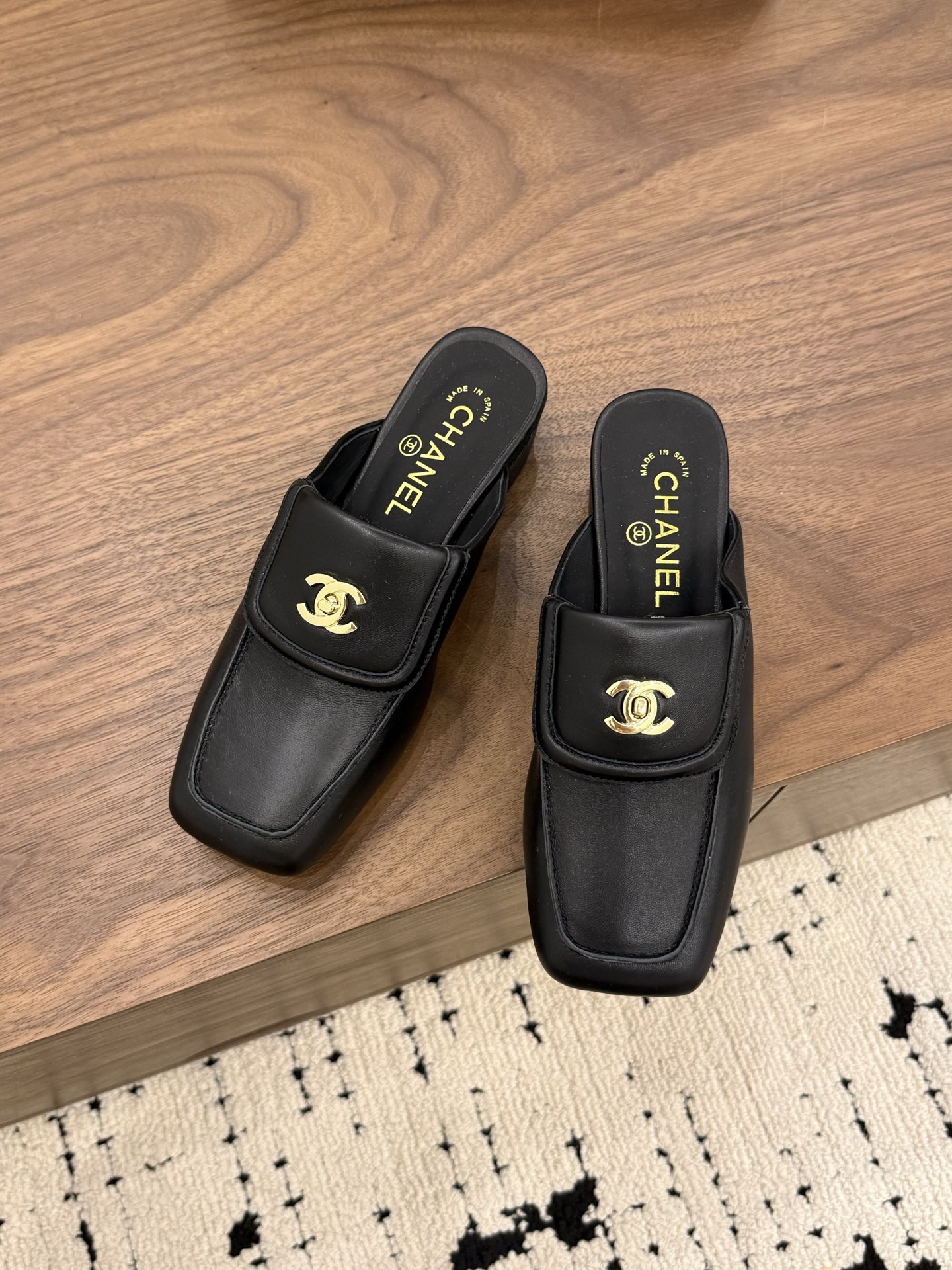 샤넬(CHANEL) 스퀘어토 미들굽 슬리퍼 신발
