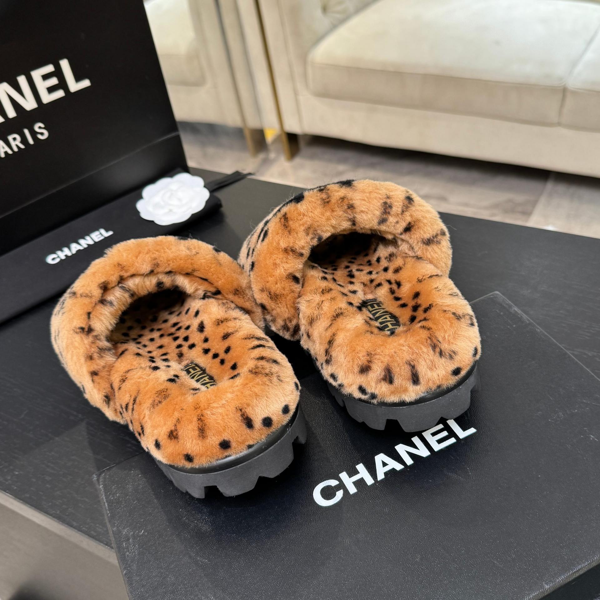 샤넬(CHANEL) 시어링 퍼 슬리퍼 신발