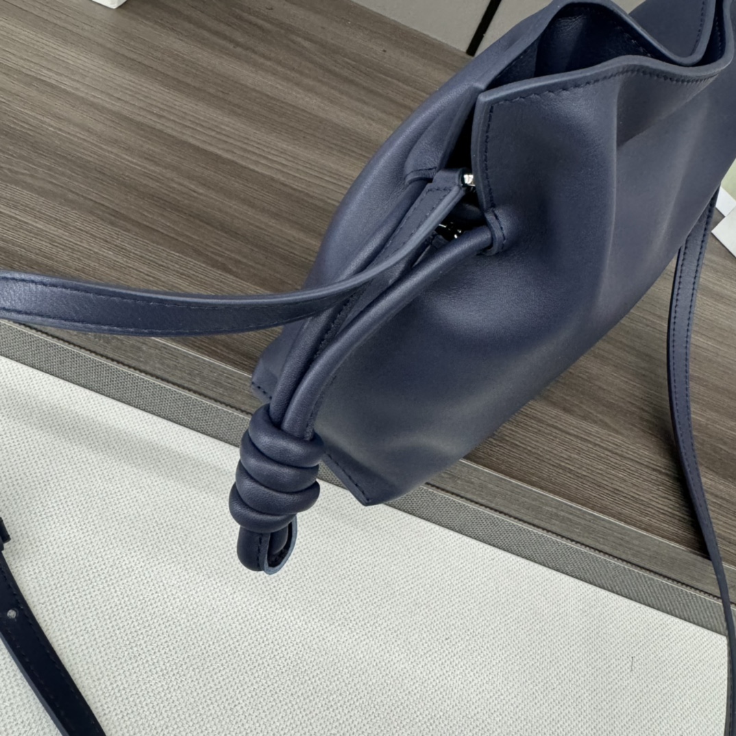LOEWE 로에베 Flamenco 플라멩코 퍼스 나파 카프스킨 파우치 숄더백 가방