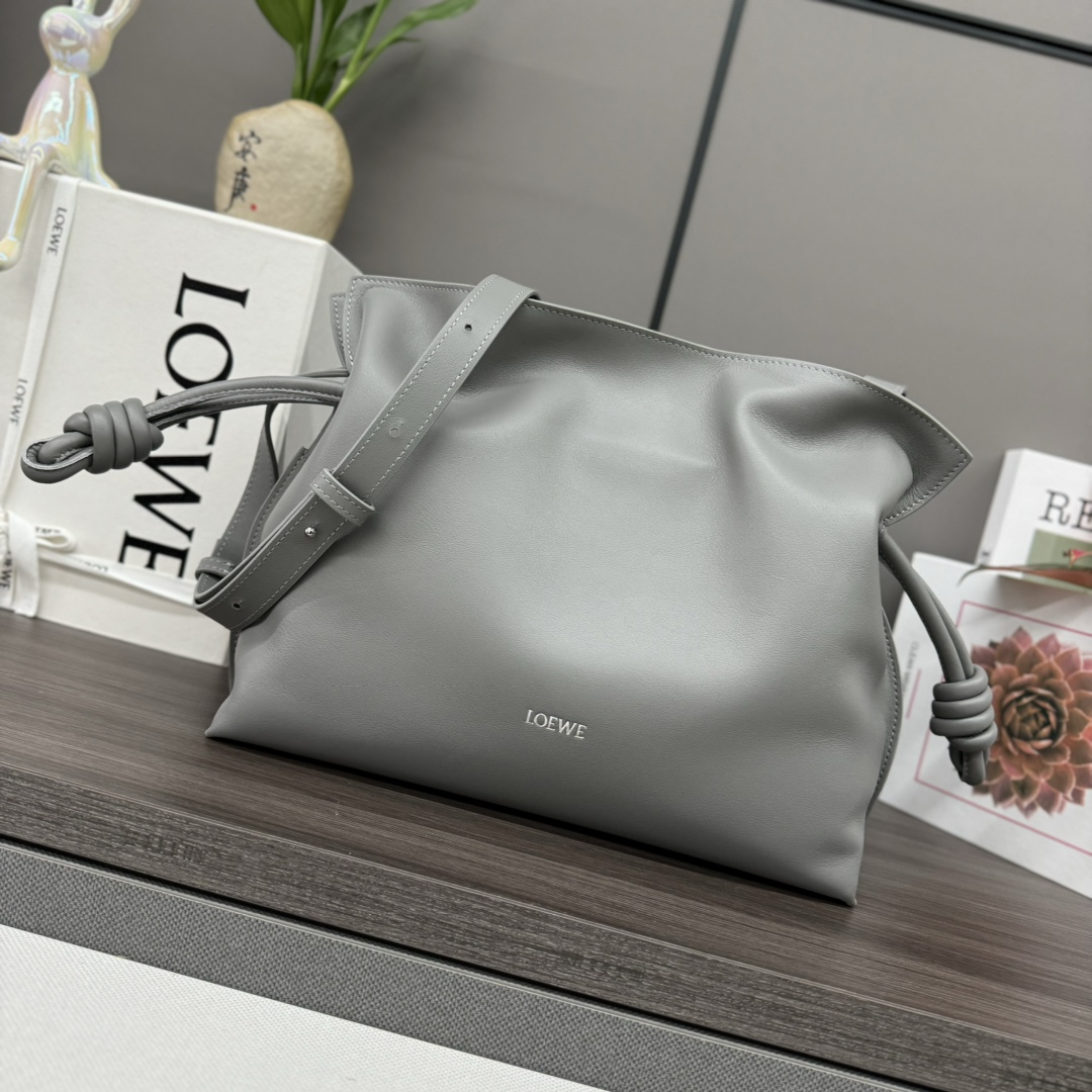 LOEWE 로에베 Flamenco 플라멩코 나파 카프스킨 숄더/클러치백 (미디엄) 가방 / 262386