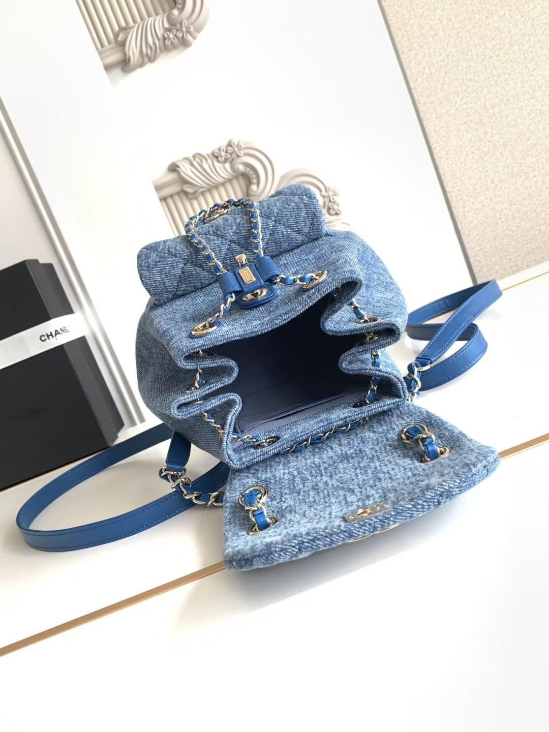Chanel 샤넬 26SS 두마(Duma) 데님 스몰 백팩 (AS2908) 가방