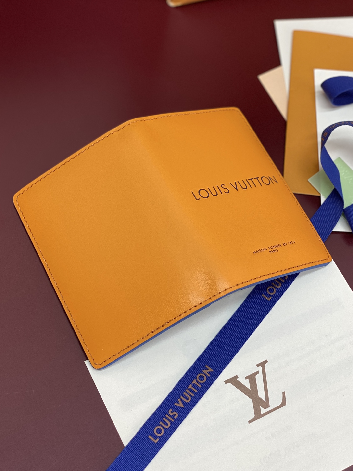 [Louis Vuitton] LV 루이비통 쇼퍼백 모티브 포켓 월렛 지갑