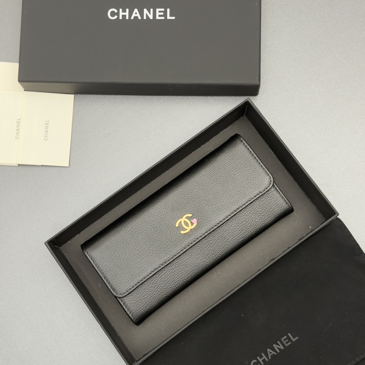 [Chanel] 샤넬 메탈 로고 플랩 롱 월렛 장지갑