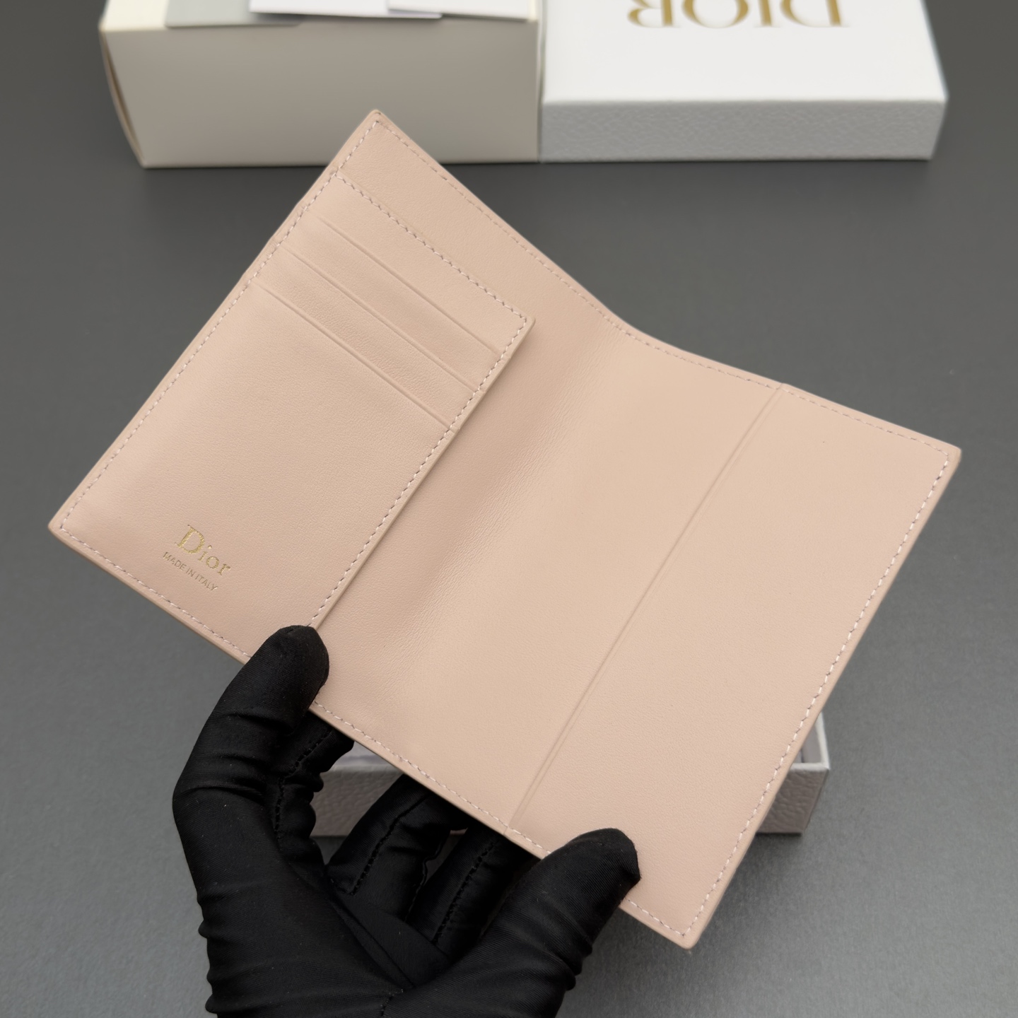 [Dior] 디올 Lady 레이디 까나쥬 램스킨 패스포트 홀더 지갑 / S2626
