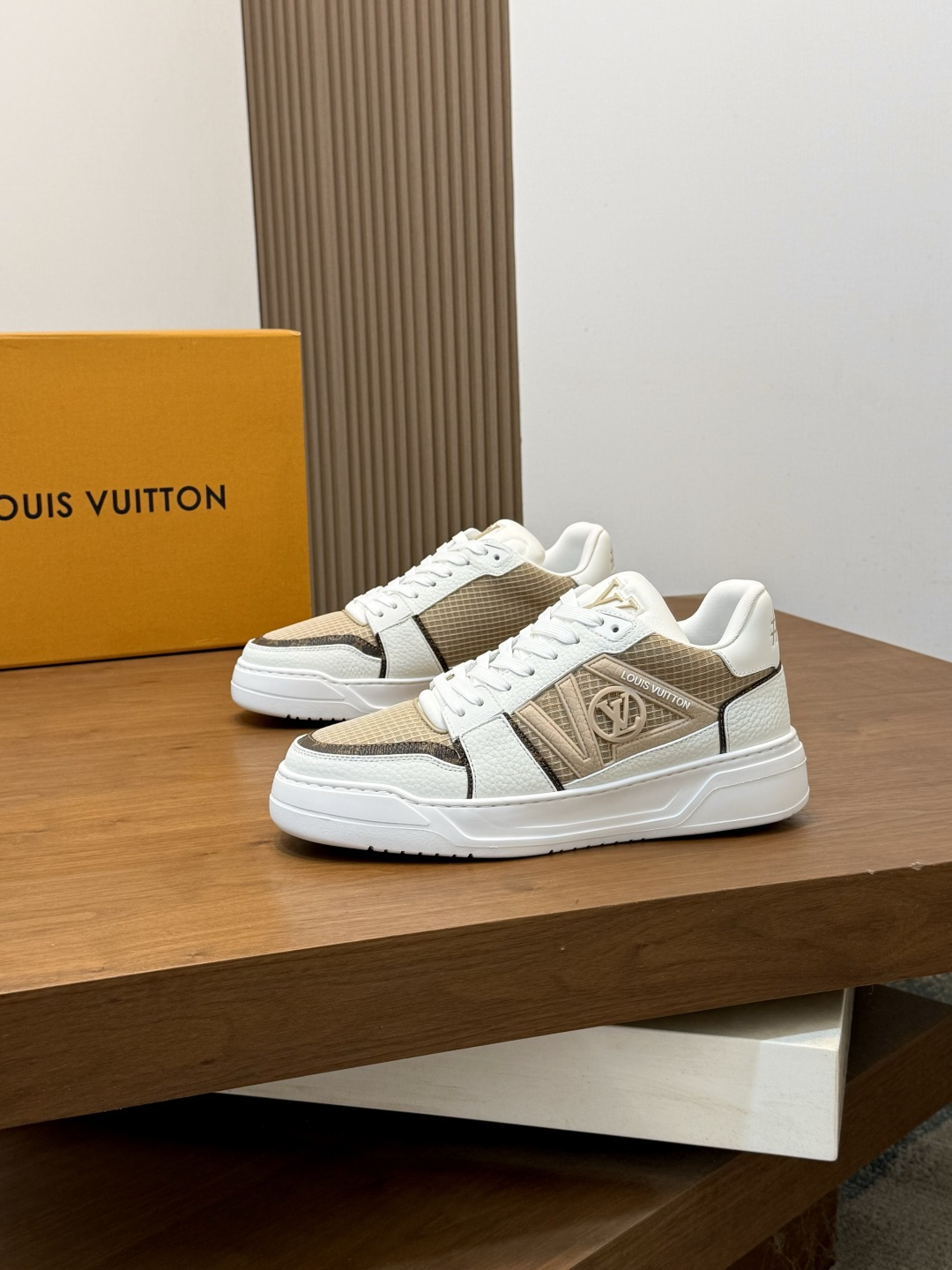 [Louis Vuitton] LV 루이비통 트레이너 스니커즈 뉴 컬러 신발