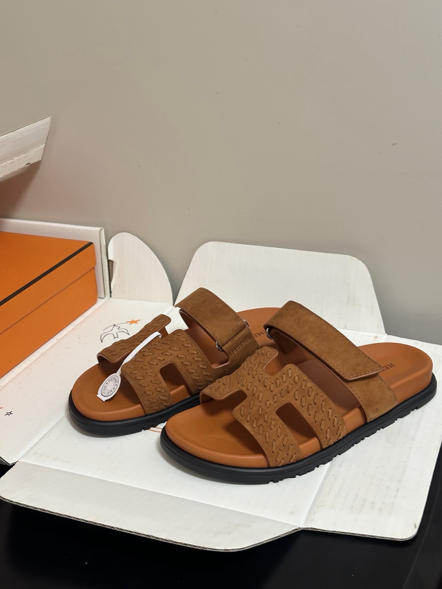 에르메스(HERMES) 로고 위빙 벨크로 슬리퍼 신발