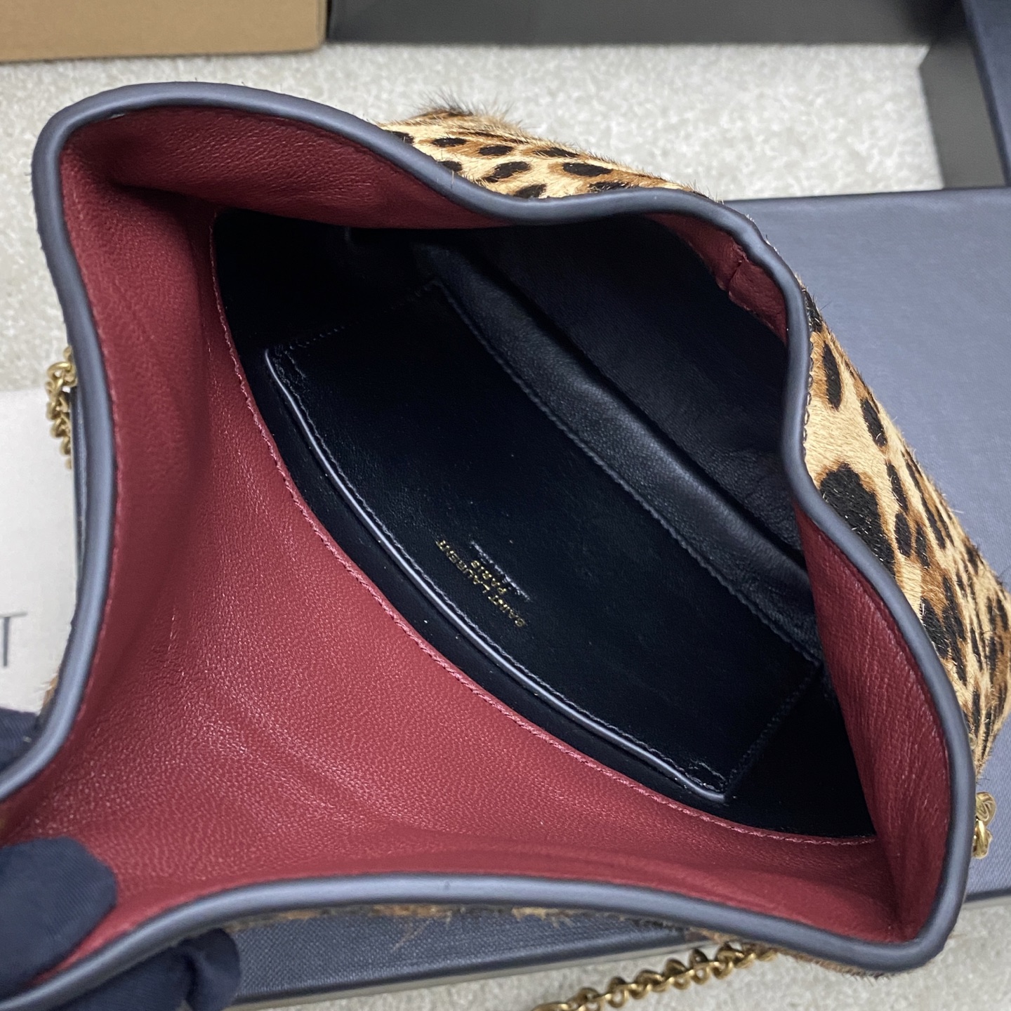 YSL 생로랑 카산드라(Cassandre) 스몰 레오파드 클러치/엔벨로프 백 가방