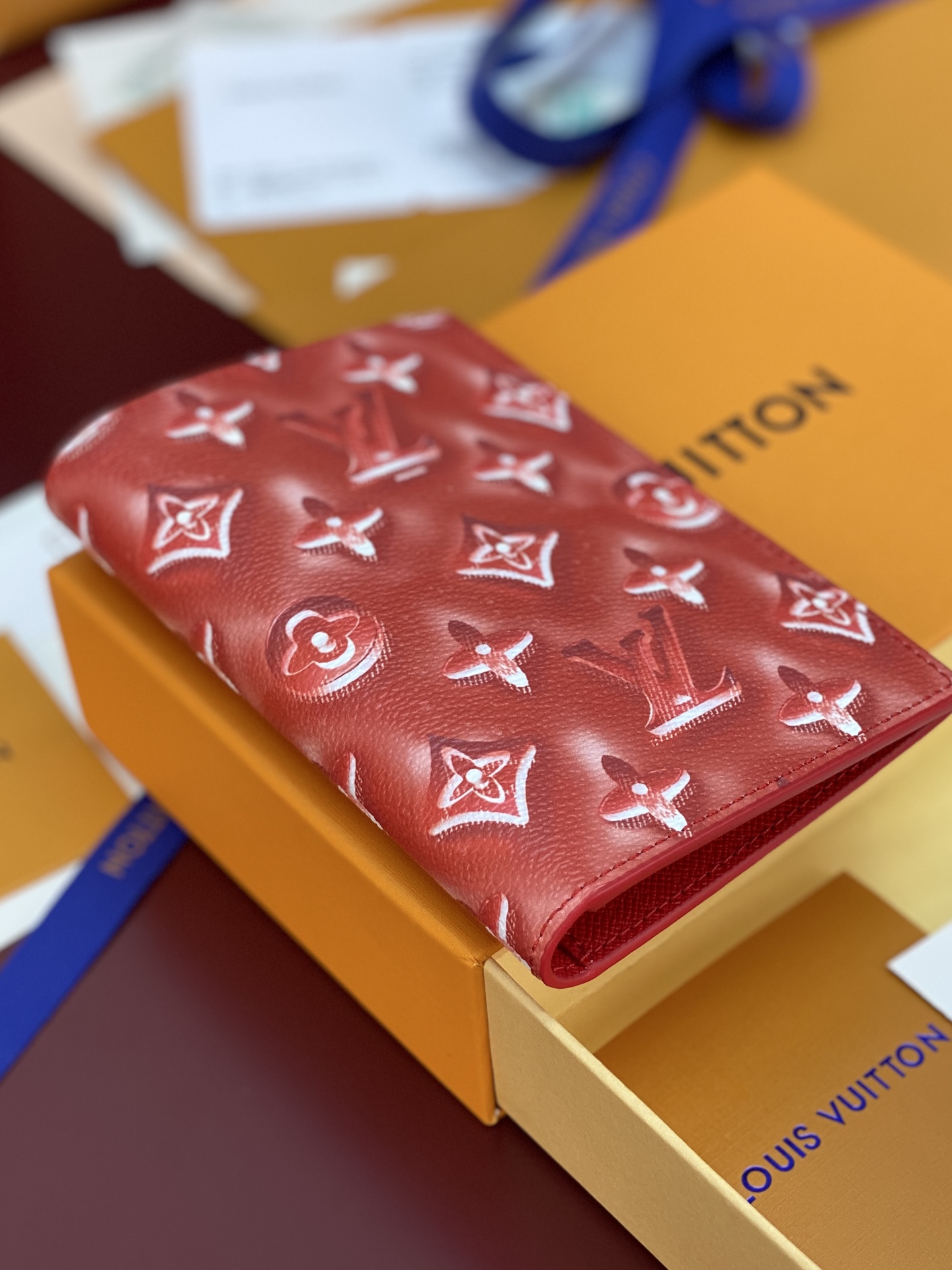 [Louis Vuitton] LV 루이비통 모노그램 포레스트 패스포트 커버 (코튼 레드) 여권 지갑