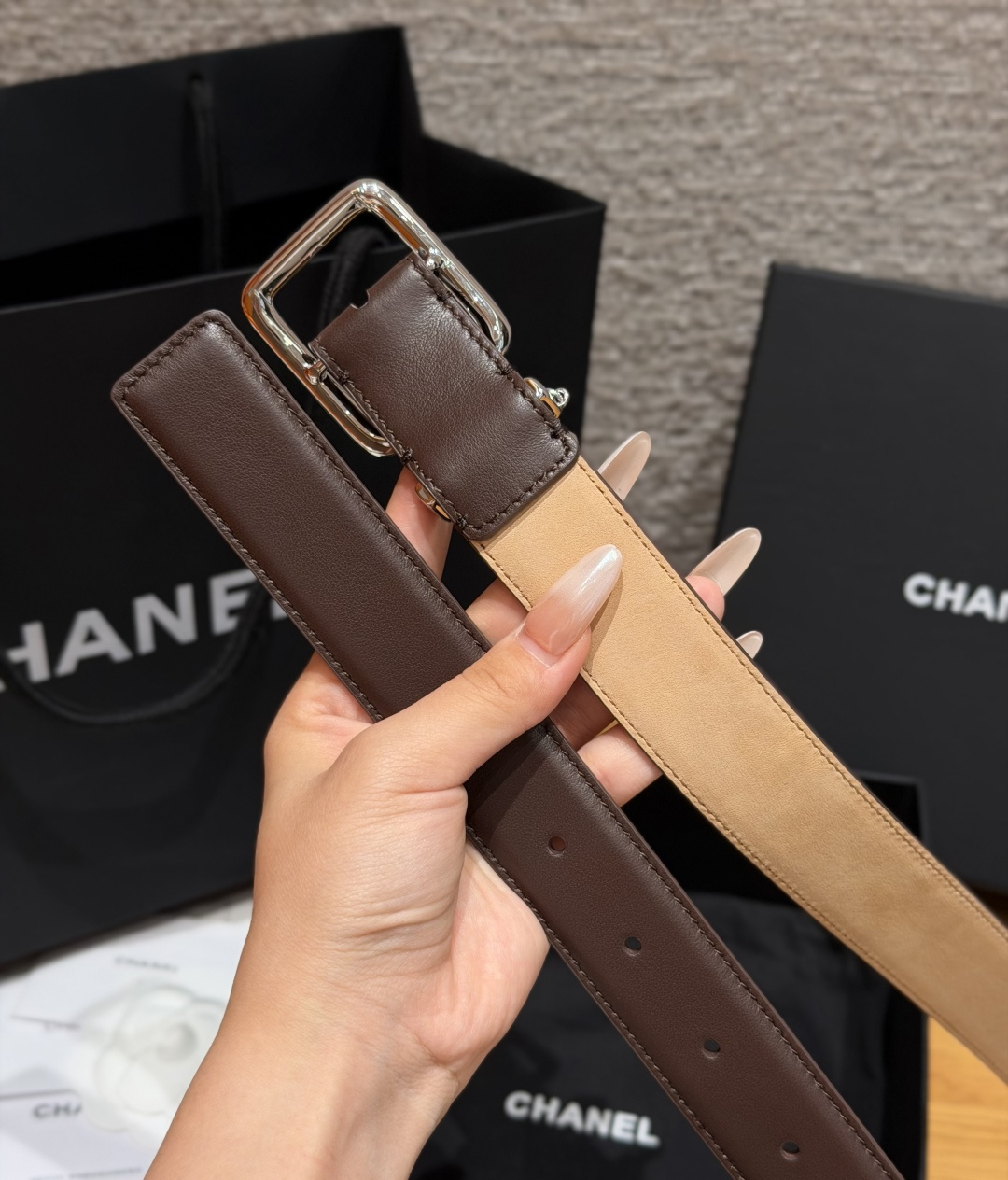샤넬(CHANEL) 카프스킨 글로시 핀 실버 버클 벨트